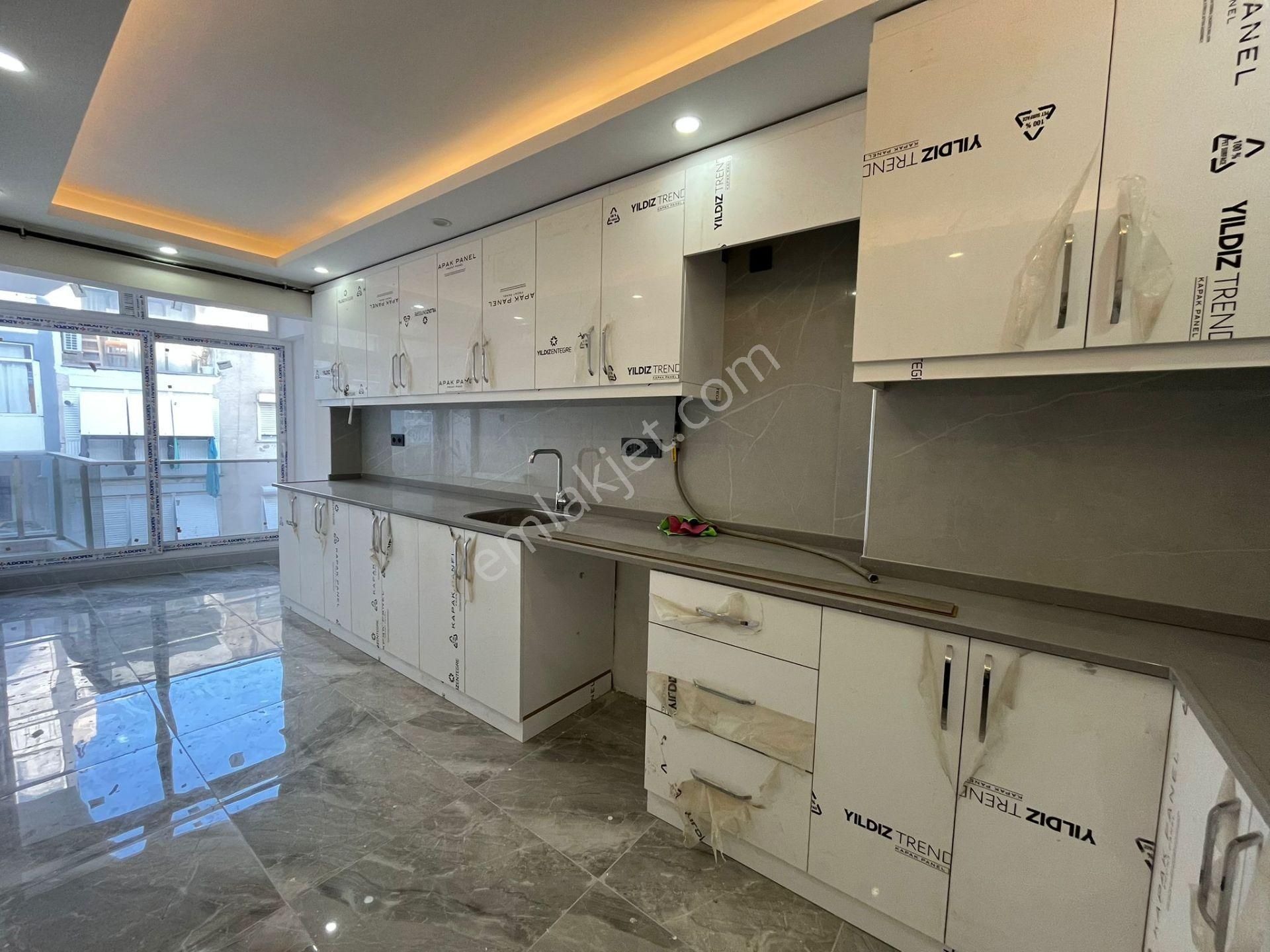 Sıfır Tadilatlı,merkezi,deniz Manzaralı Kiralık 3+1