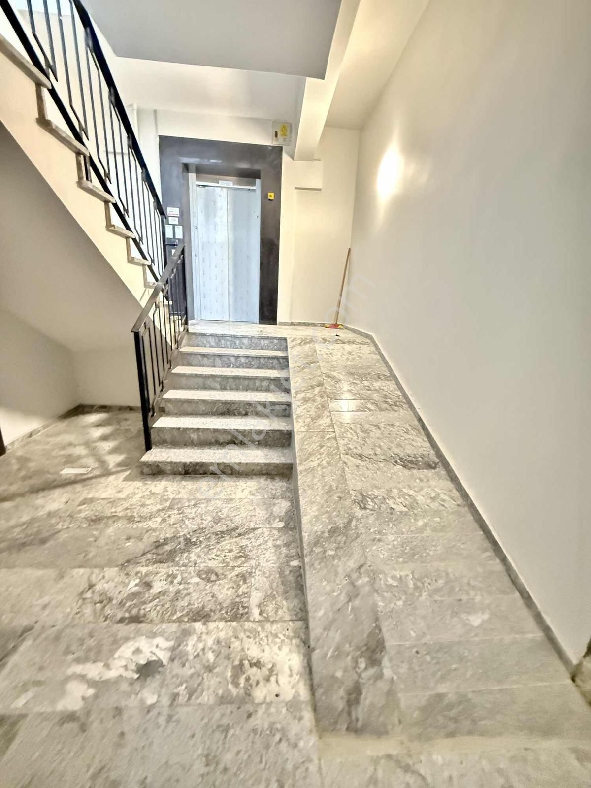 Serdivan İstiklal Mah. Satılık 4+1 Kapalı Garajlı Lüks Daire - Görsel 9