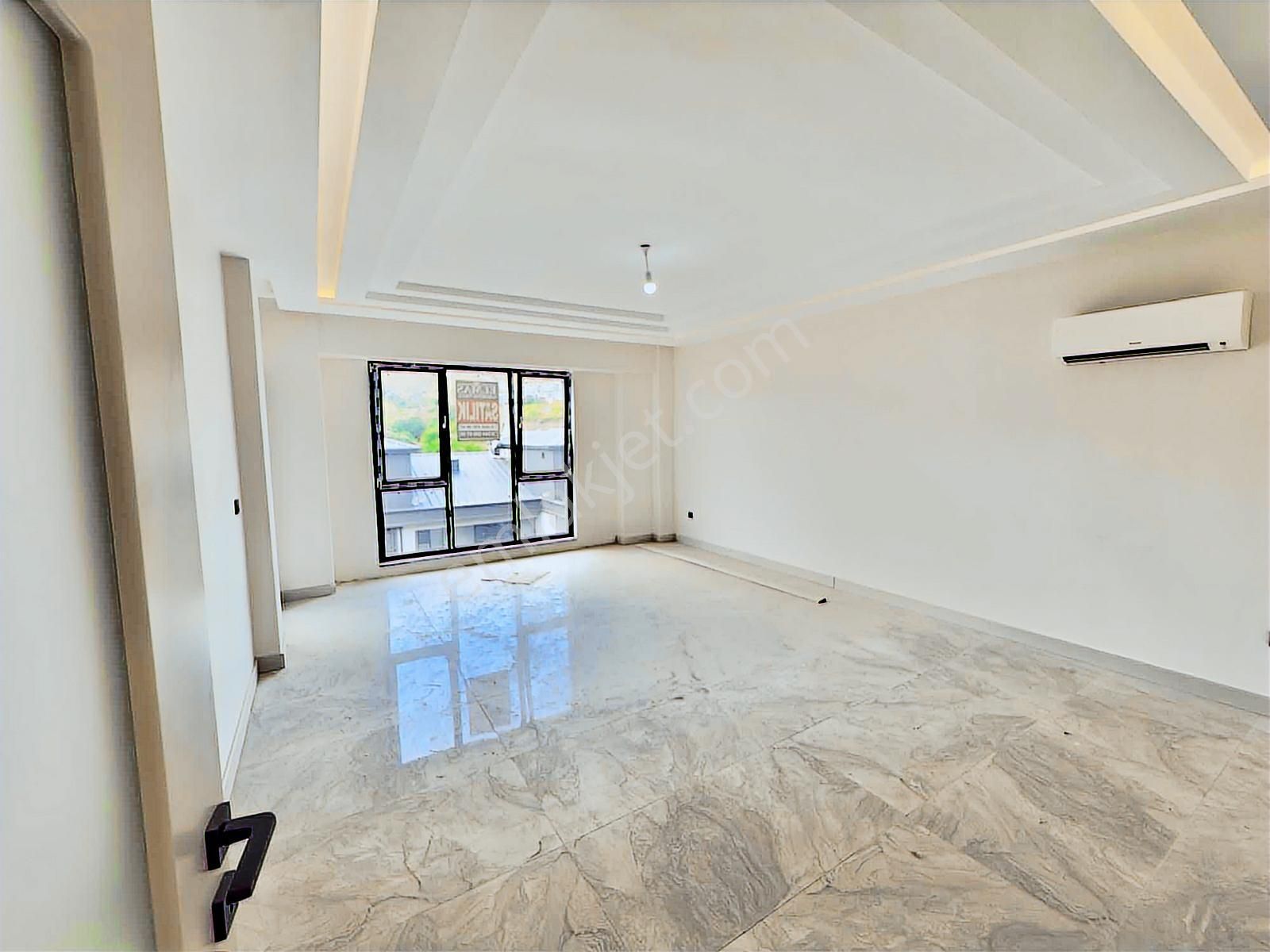 Serdivan İstiklal Mah. Satılık 4+1 Kapalı Garajlı Lüks Daire