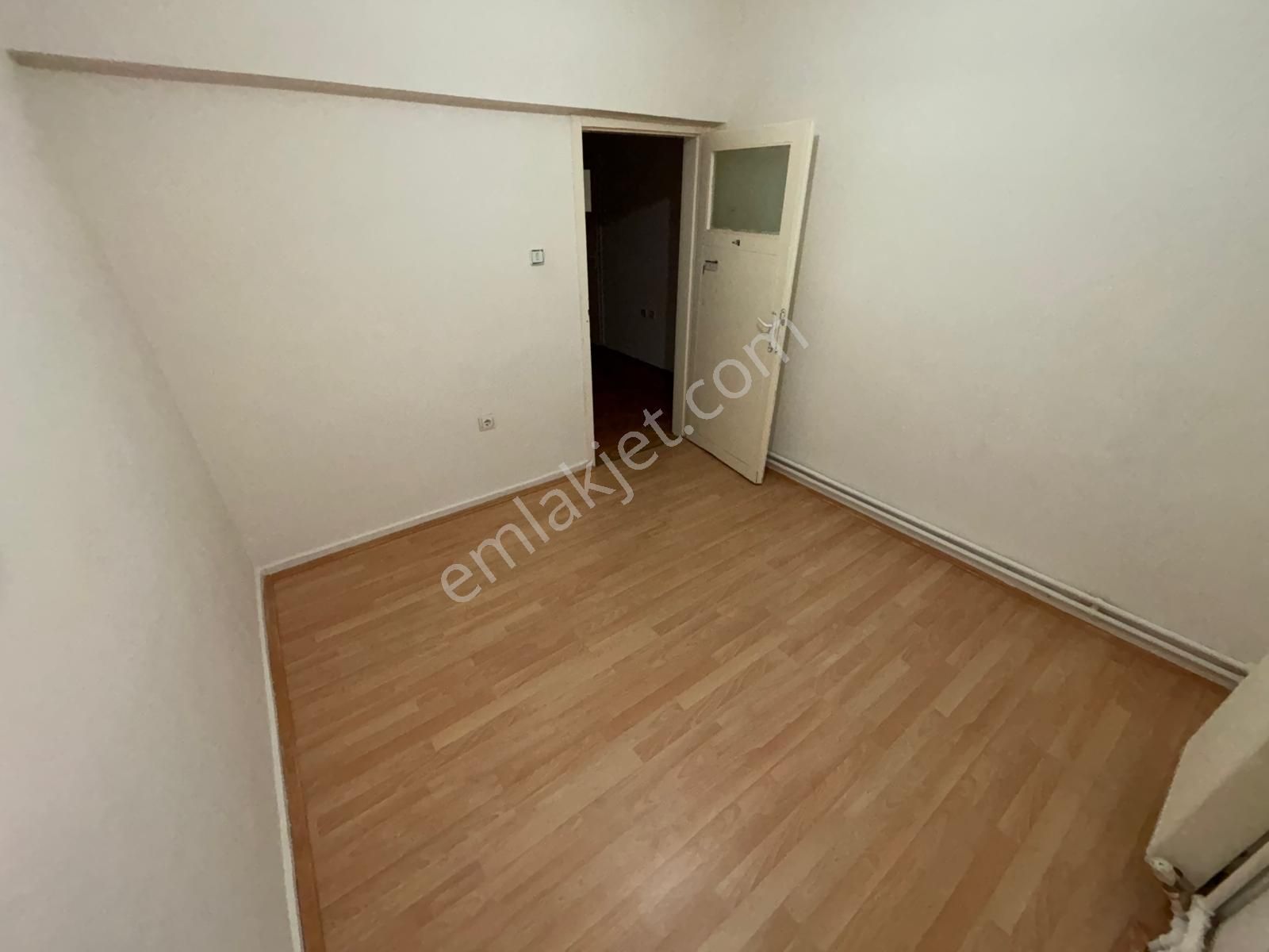 İlk-ev'den Çetin Emeç Bulvarı Yakını Dikmen Cadde Paraleli Ara Katta Kombili Boş Her Zaman Görülebi - Görsel 10