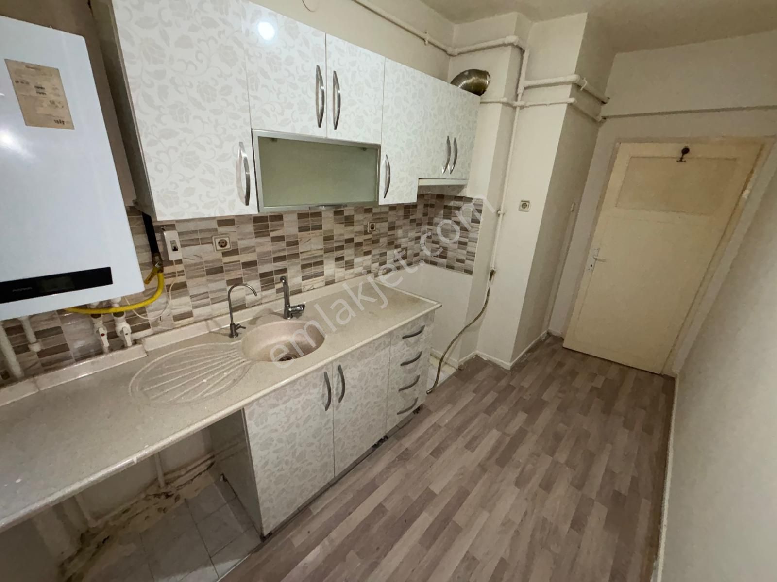 İlk-ev'den Çetin Emeç Bulvarı Yakını Dikmen Cadde Paraleli Ara Katta Kombili Boş Her Zaman Görülebi - Görsel 3