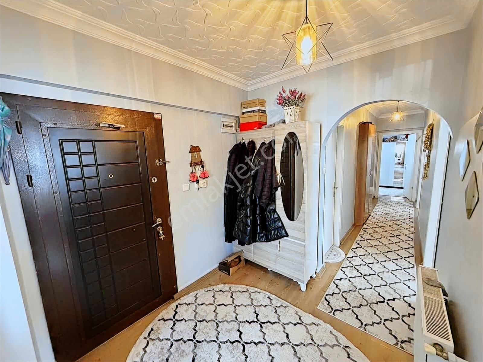 Taylan Emlaktan Karapürçekte 1.kat 3+1 Masrafsız Satılık Daire - Görsel 2