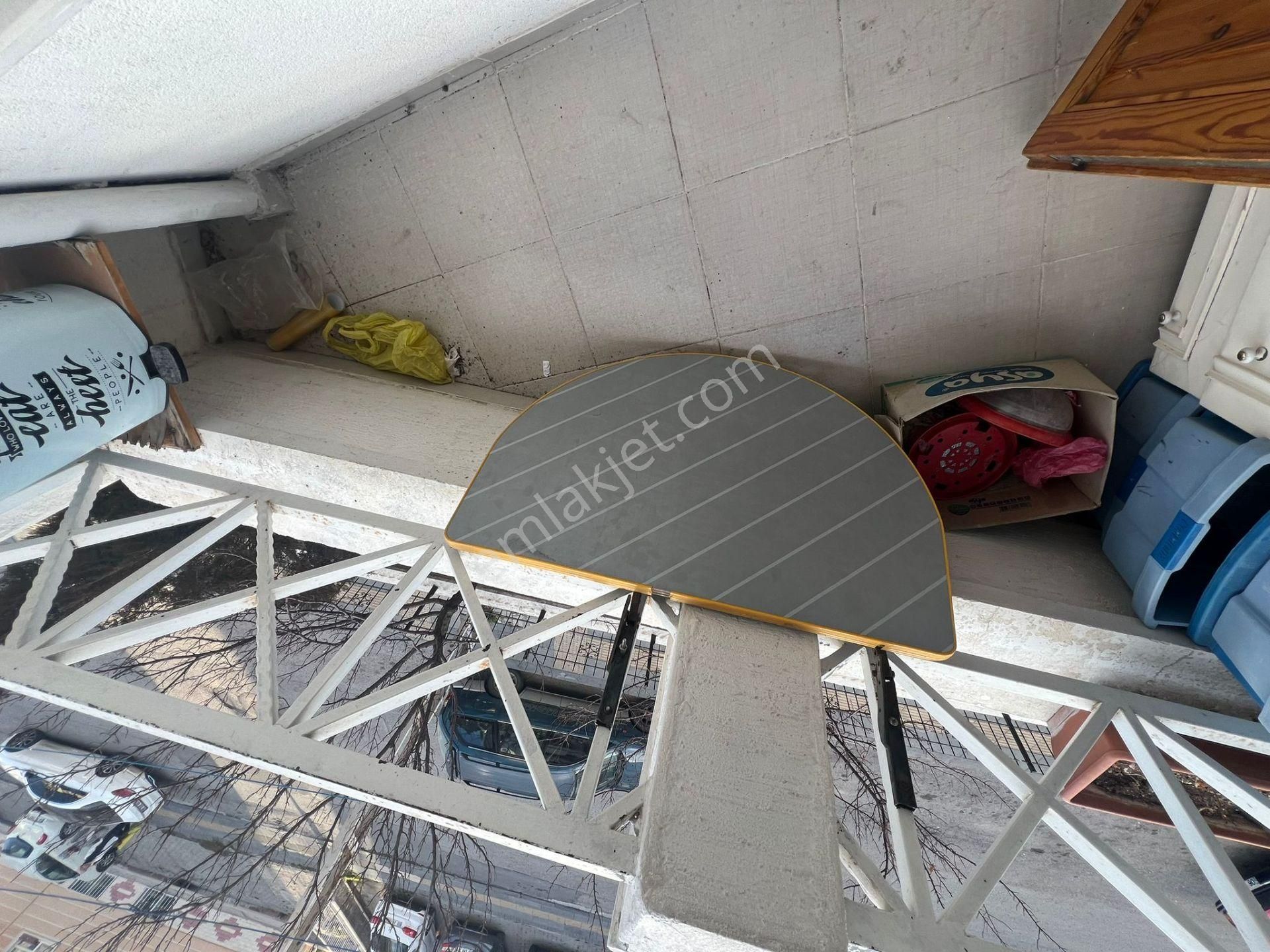 Kanuni Mahallesinde Yapılı Katta Asansörlü Çift Balkonlu - Görsel 4