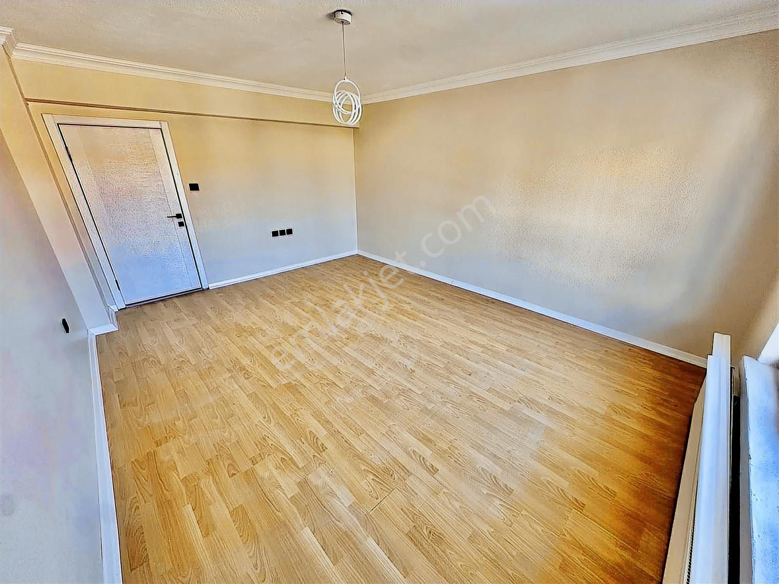 Taylan Emlaktan Karapürçekte 1.kat 3+1 Masrafsız Satılık Daire - Görsel 4