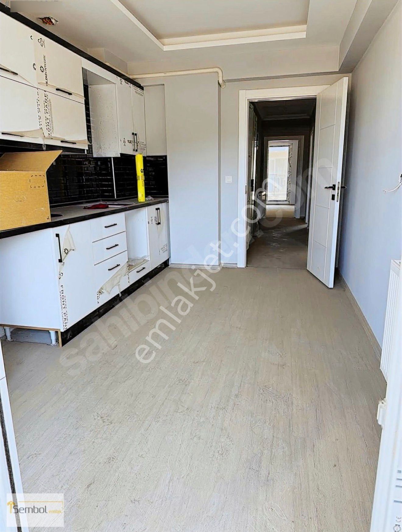 Salihli Berkay Emlaktan Satılık Kipa Arkasında 2+1 Doğalgaz Isıtmalı Sıfır Daire