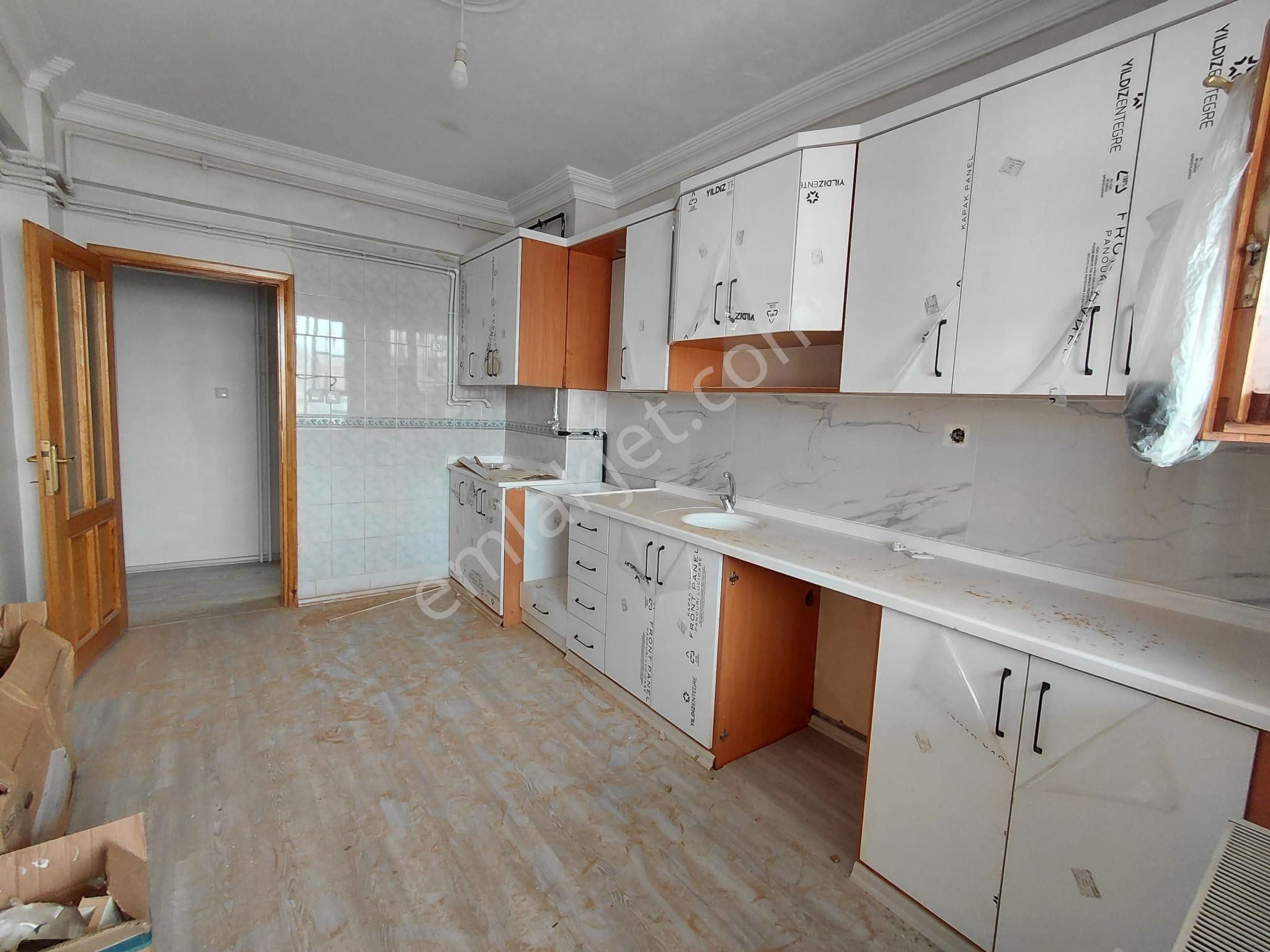 Emrah Çiftci'den Selçuklu Yazır Mah.beyhekim Cad.yanı Kiralık 3+1 Arakat Kombili Daire - Görsel 8