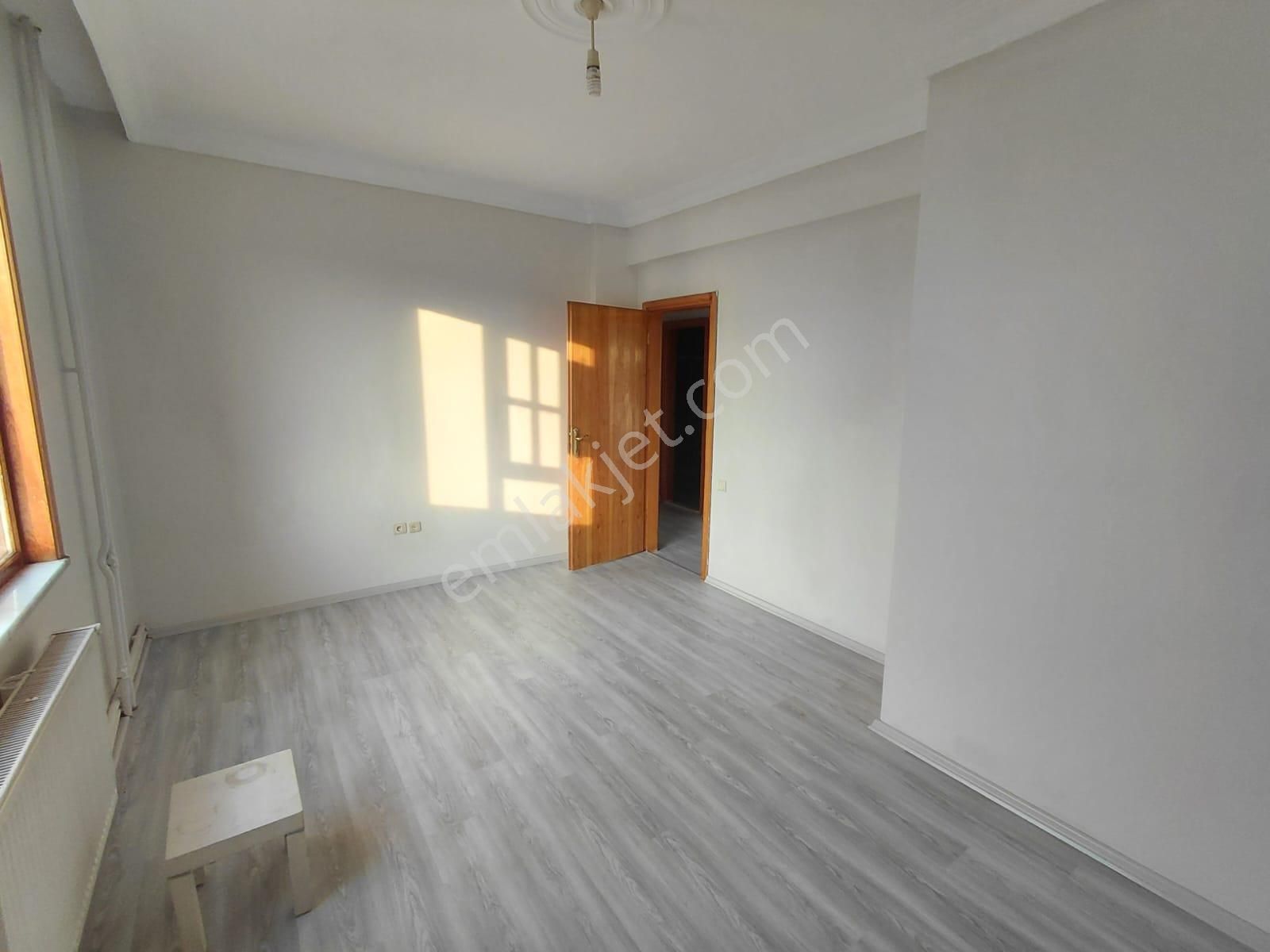 Emrah Çiftci'den Selçuklu Yazır Mah.beyhekim Cad.yanı Kiralık 3+1 Arakat Kombili Daire - Görsel 6