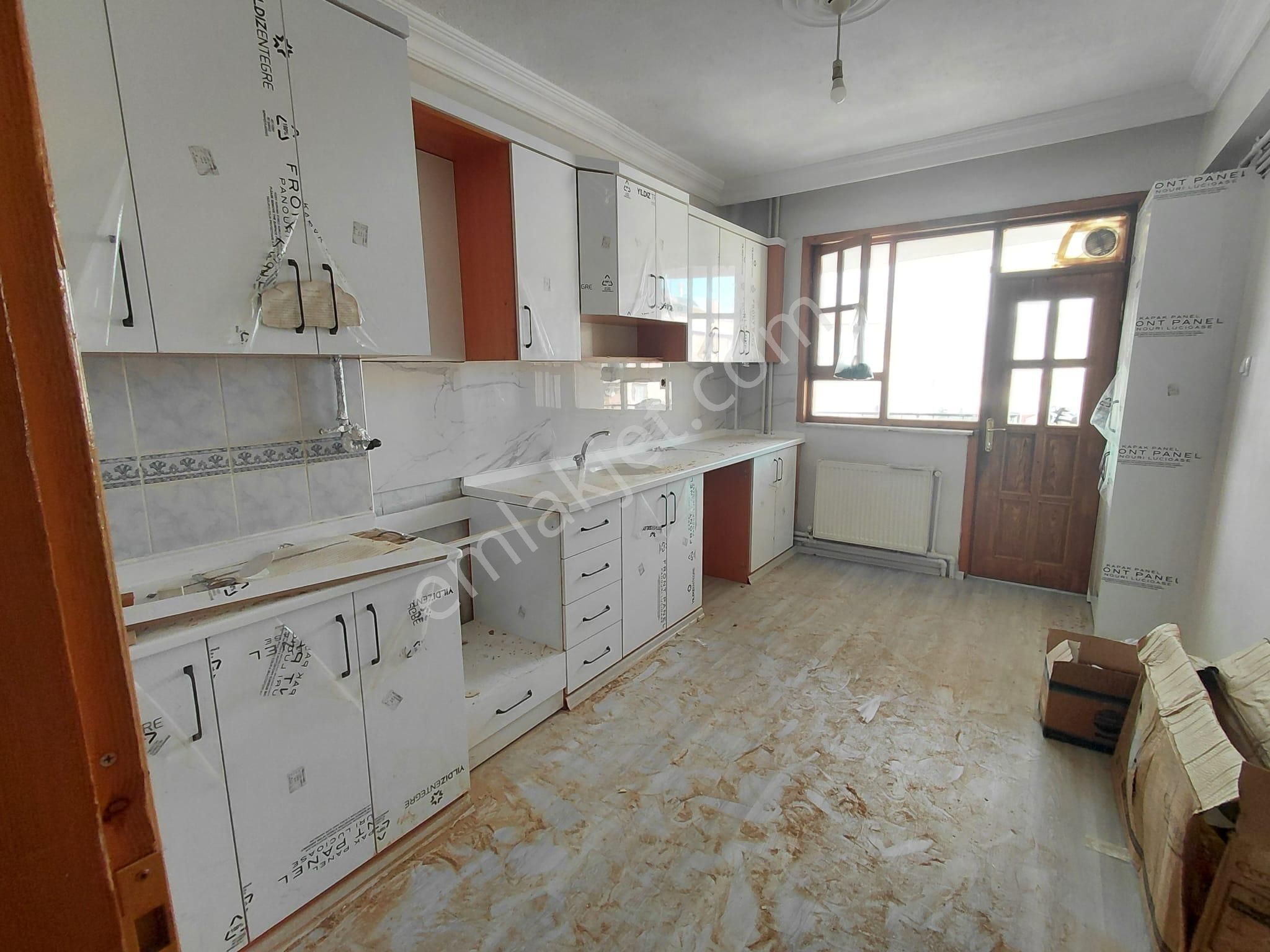 Emrah Çiftci'den Selçuklu Yazır Mah.beyhekim Cad.yanı Kiralık 3+1 Arakat Kombili Daire - Görsel 5