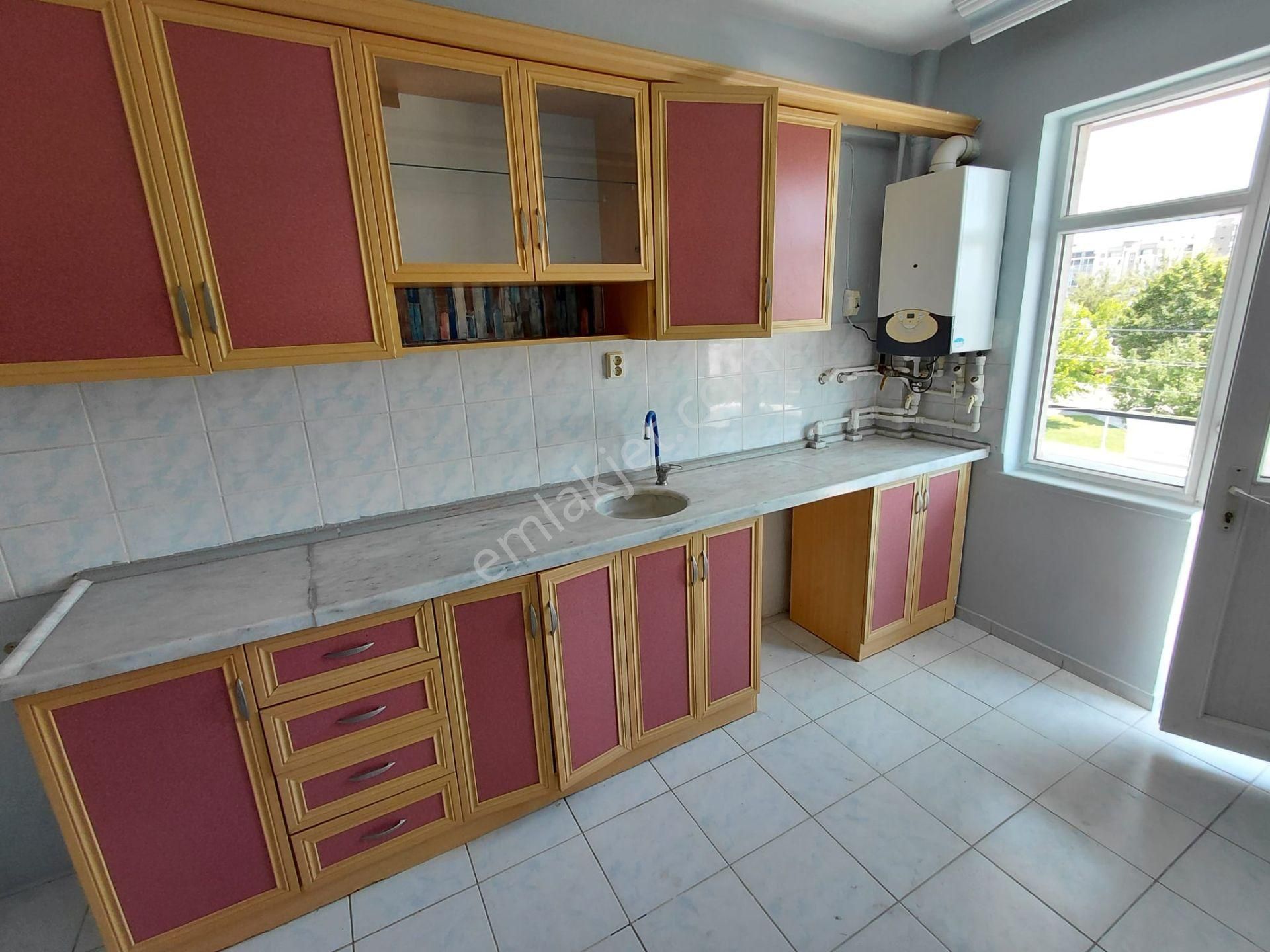 Emrah Çiftci'den Selçuklu Yazır Mah.tramvay Hattı Yanı Bakımlı Kiralık 3+1 Daire - Görsel 13