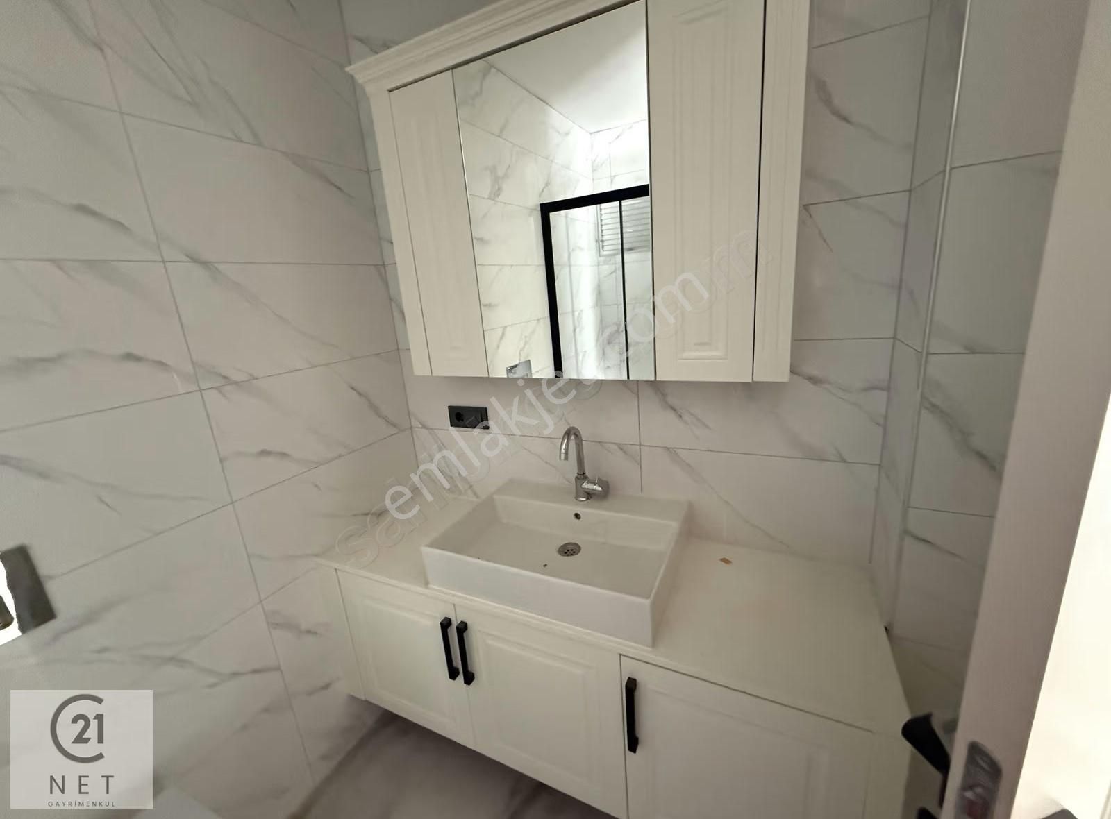 Century 21 Net'ten Çakmak'ta Lüks Site İçi 3+1 Kiralık Daire - Görsel 5