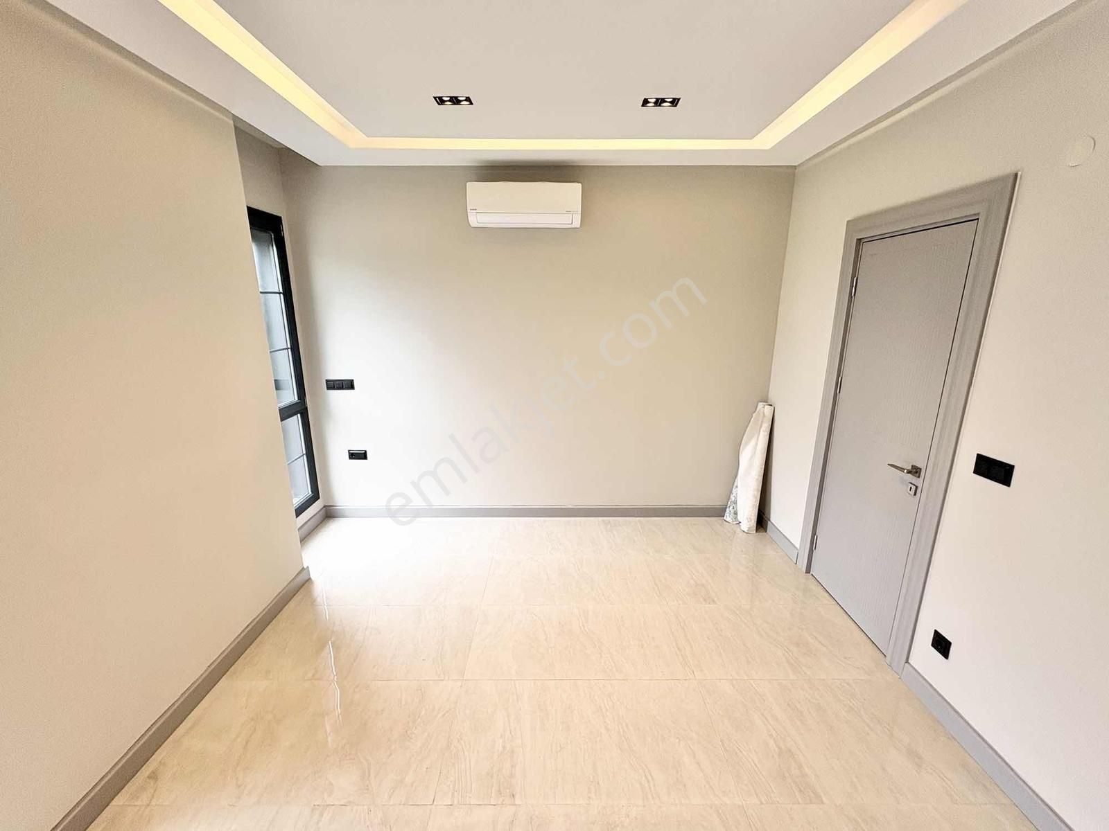 Onur Yıldırımdan Narlıda Muhteşem Bahçeli 4+1 Villa - Görsel 26