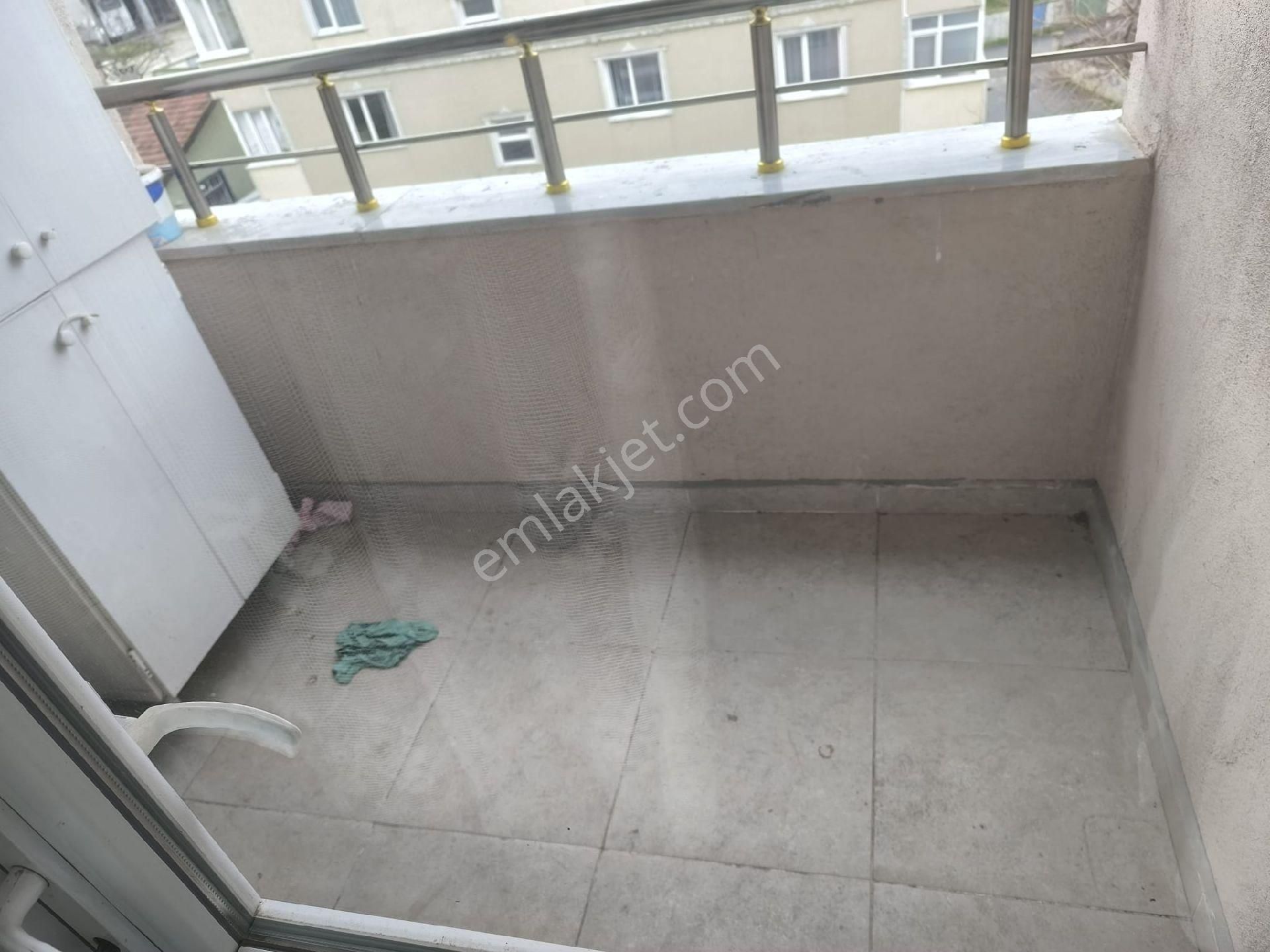 Tuşba Emlaktan Satılık Ara Kat İskanlı Kombili Ön Cepe 2+1 Daire - Görsel 13