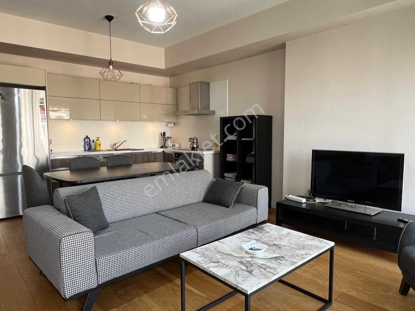 Kiptaş Venezia Mega'da Satılık 1+1 Boş Kare Salon Avm Mnz. Daire - Görsel 2