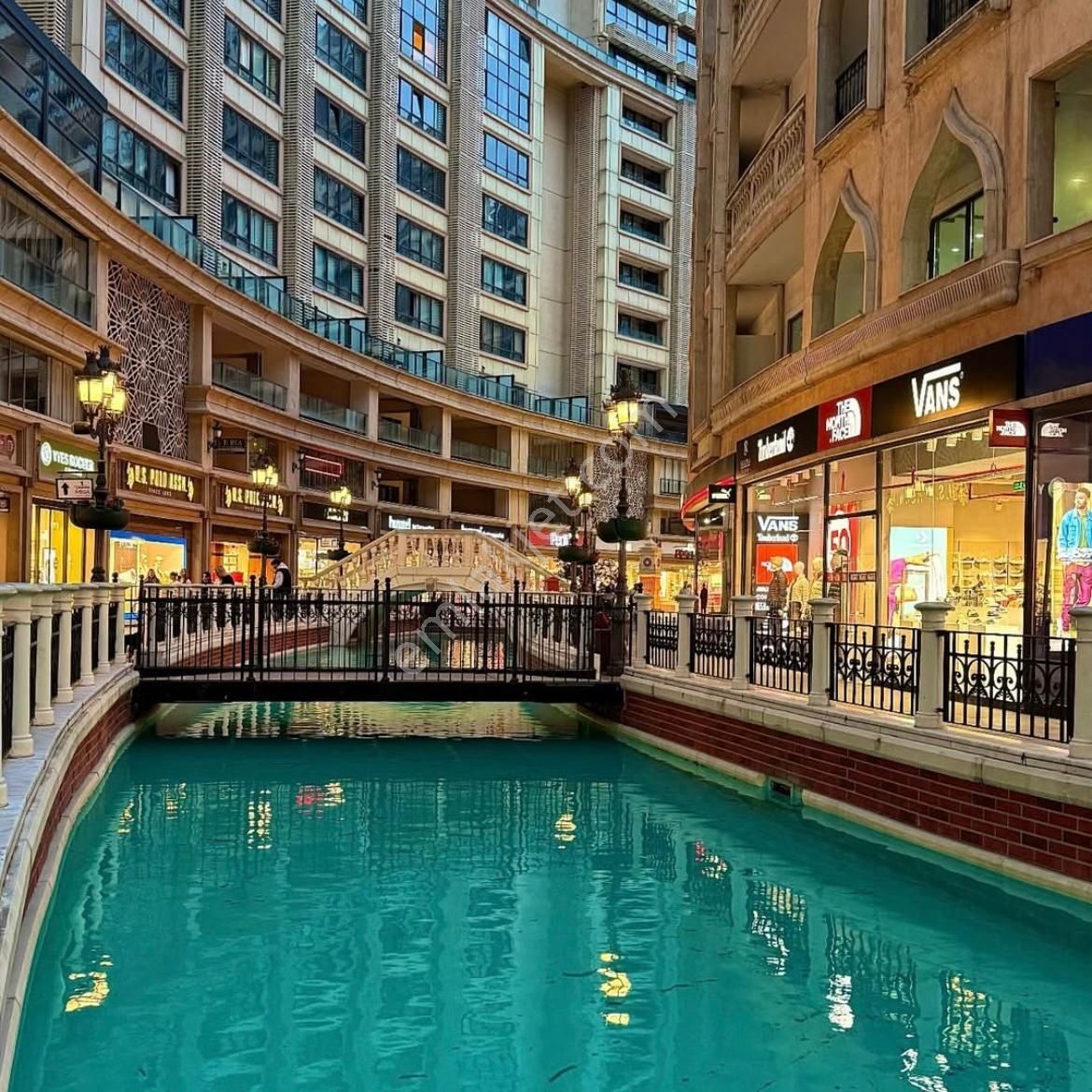 Kiptaş Venezia Mega'da Satılık 1+1 Boş Kare Salon Avm Mnz. Daire - Görsel 27