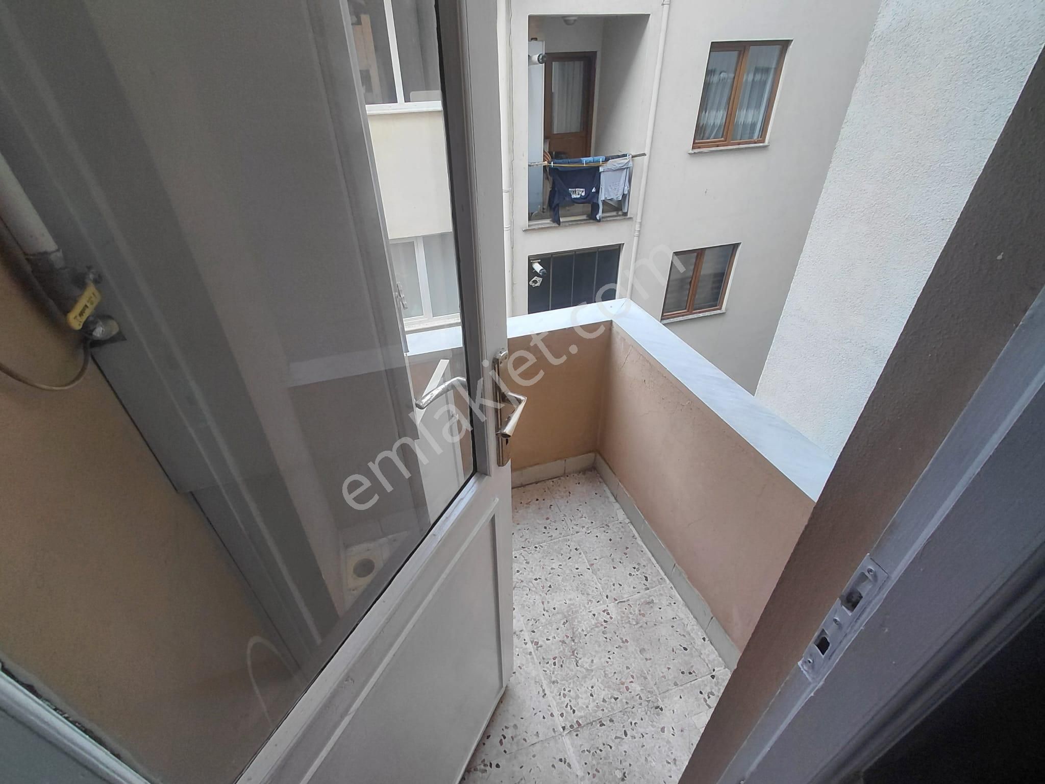 Ayrı Mutfaklı Karanlık Odasız 1'inci Kat Kiralık 1+1 Daire - Görsel 21