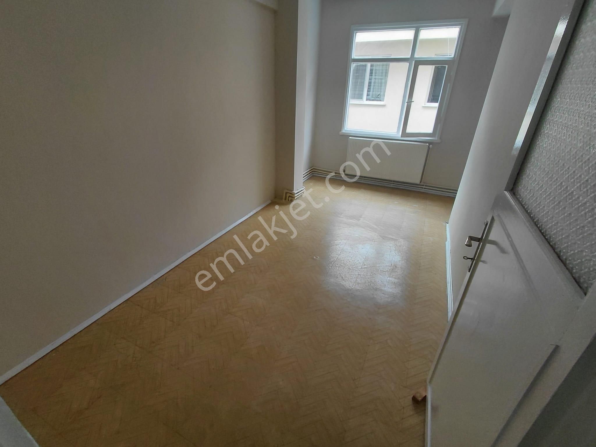 Ayrı Mutfaklı Karanlık Odasız 1'inci Kat Kiralık 1+1 Daire - Görsel 25