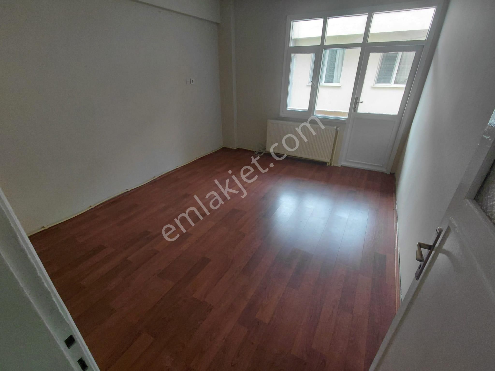 Ayrı Mutfaklı Karanlık Odasız 1'inci Kat Kiralık 1+1 Daire - Görsel 15