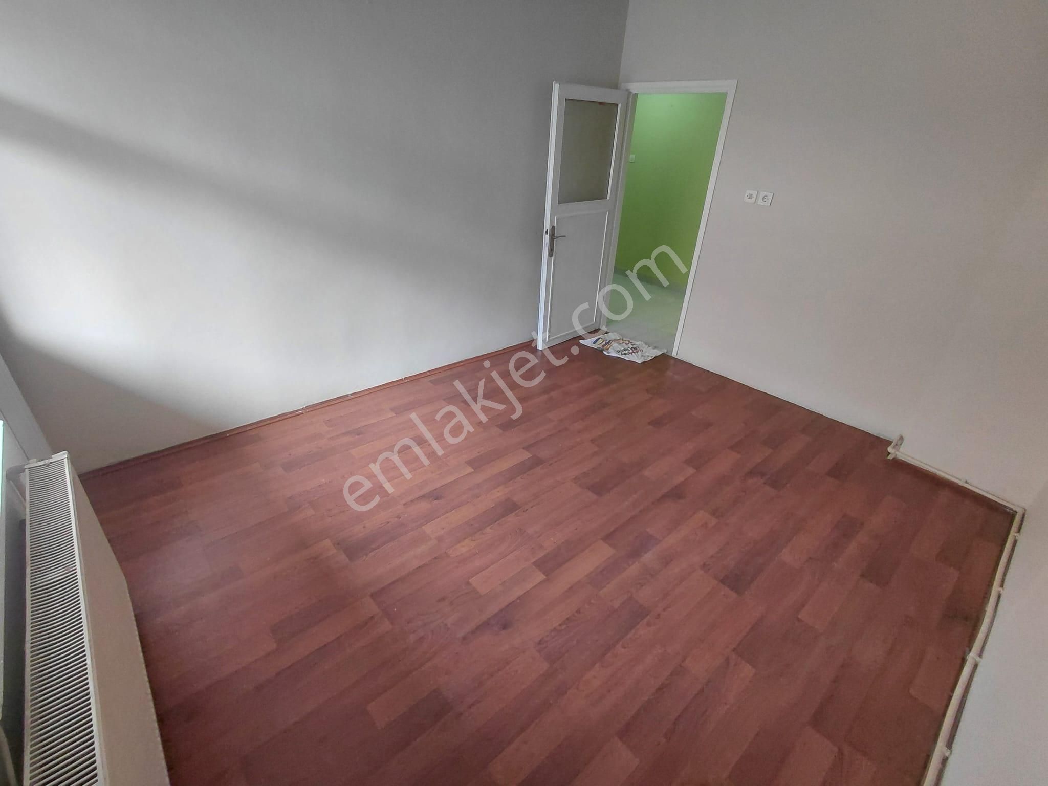 Ayrı Mutfaklı Karanlık Odasız 1'inci Kat Kiralık 1+1 Daire - Görsel 12