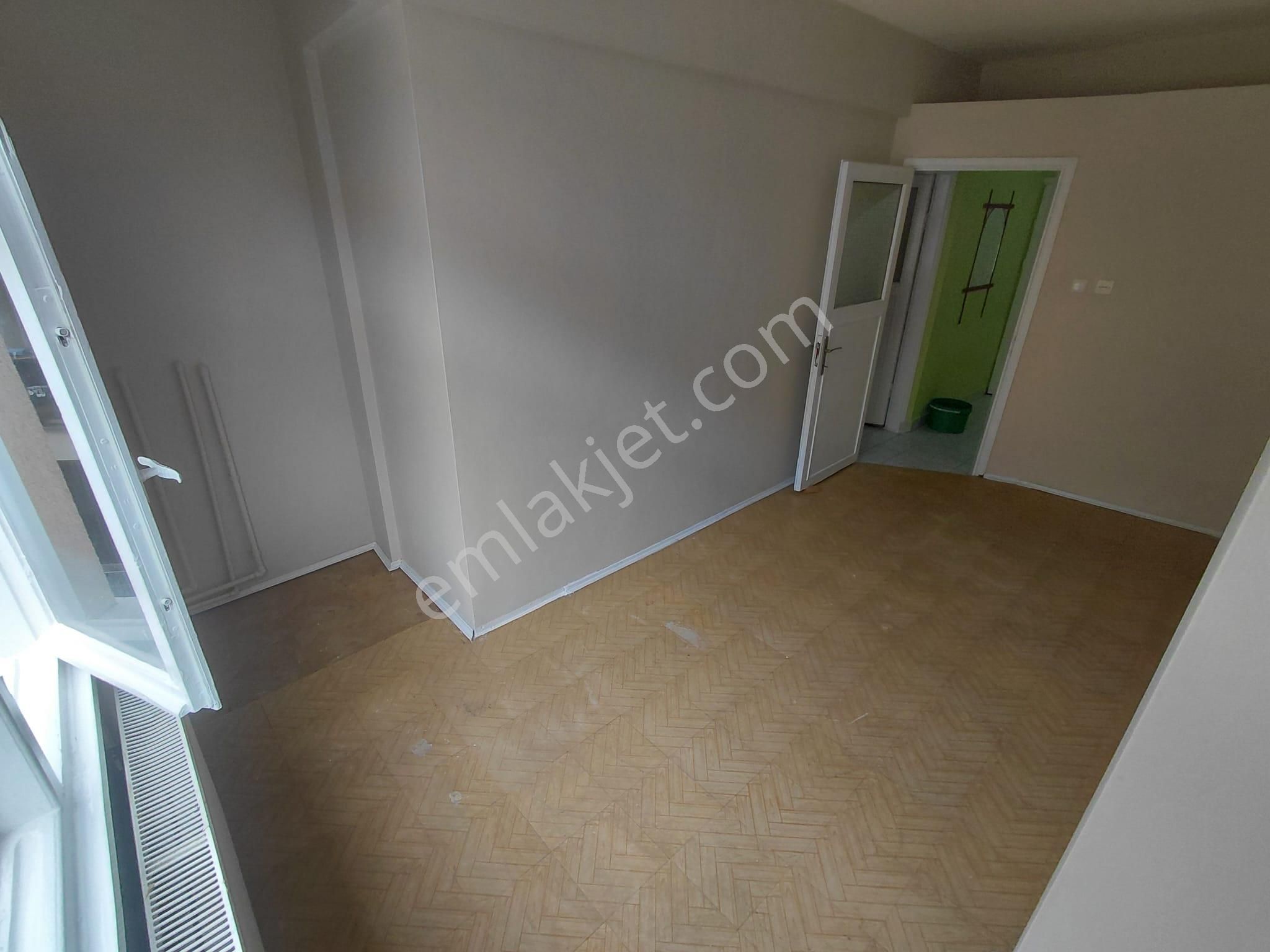 Ayrı Mutfaklı Karanlık Odasız 1'inci Kat Kiralık 1+1 Daire - Görsel 22