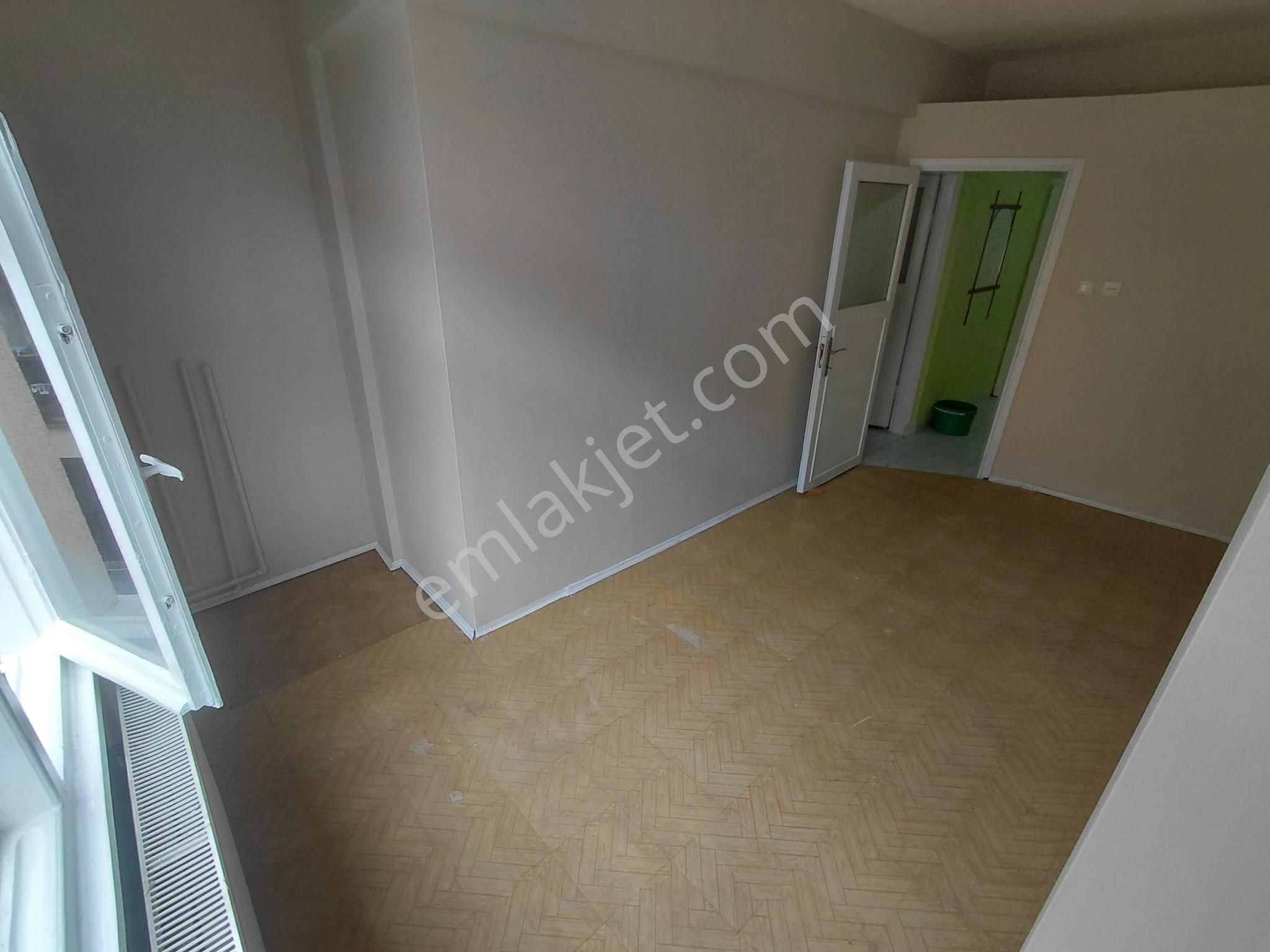 Ayrı Mutfaklı Karanlık Odasız 1'inci Kat Kiralık 1+1 Daire - Görsel 23
