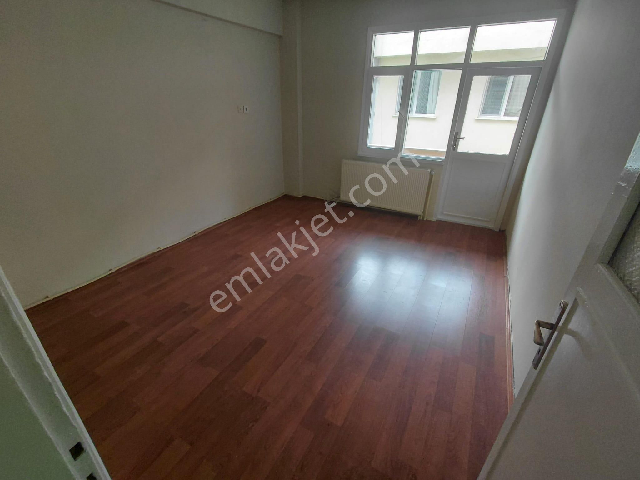Ayrı Mutfaklı Karanlık Odasız 1'inci Kat Kiralık 1+1 Daire - Görsel 16