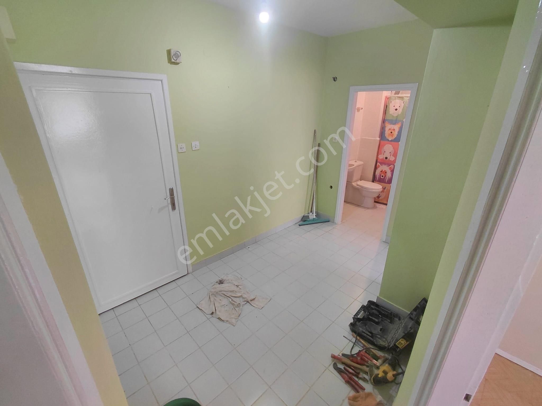 Ayrı Mutfaklı Karanlık Odasız 1'inci Kat Kiralık 1+1 Daire - Görsel 19