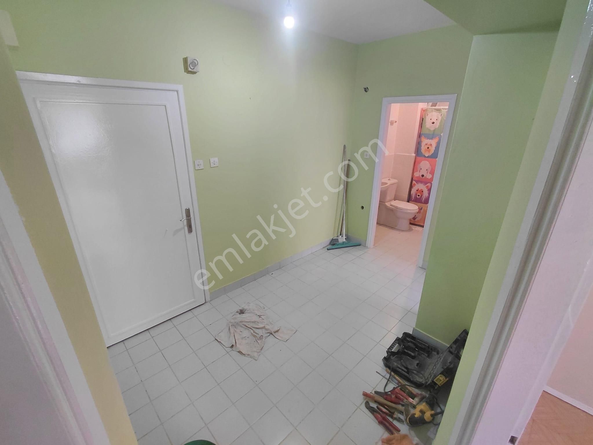 Ayrı Mutfaklı Karanlık Odasız 1'inci Kat Kiralık 1+1 Daire - Görsel 5