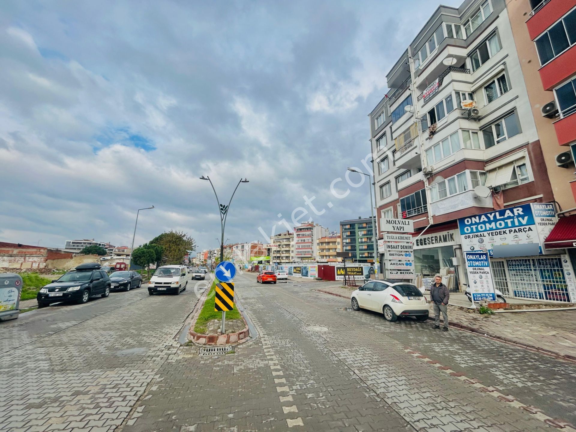 Yetkisi Yükselden! Edremit Cadde Üzeri Arakat K.mutfak 2+1 Satılık Daire - Görsel 22