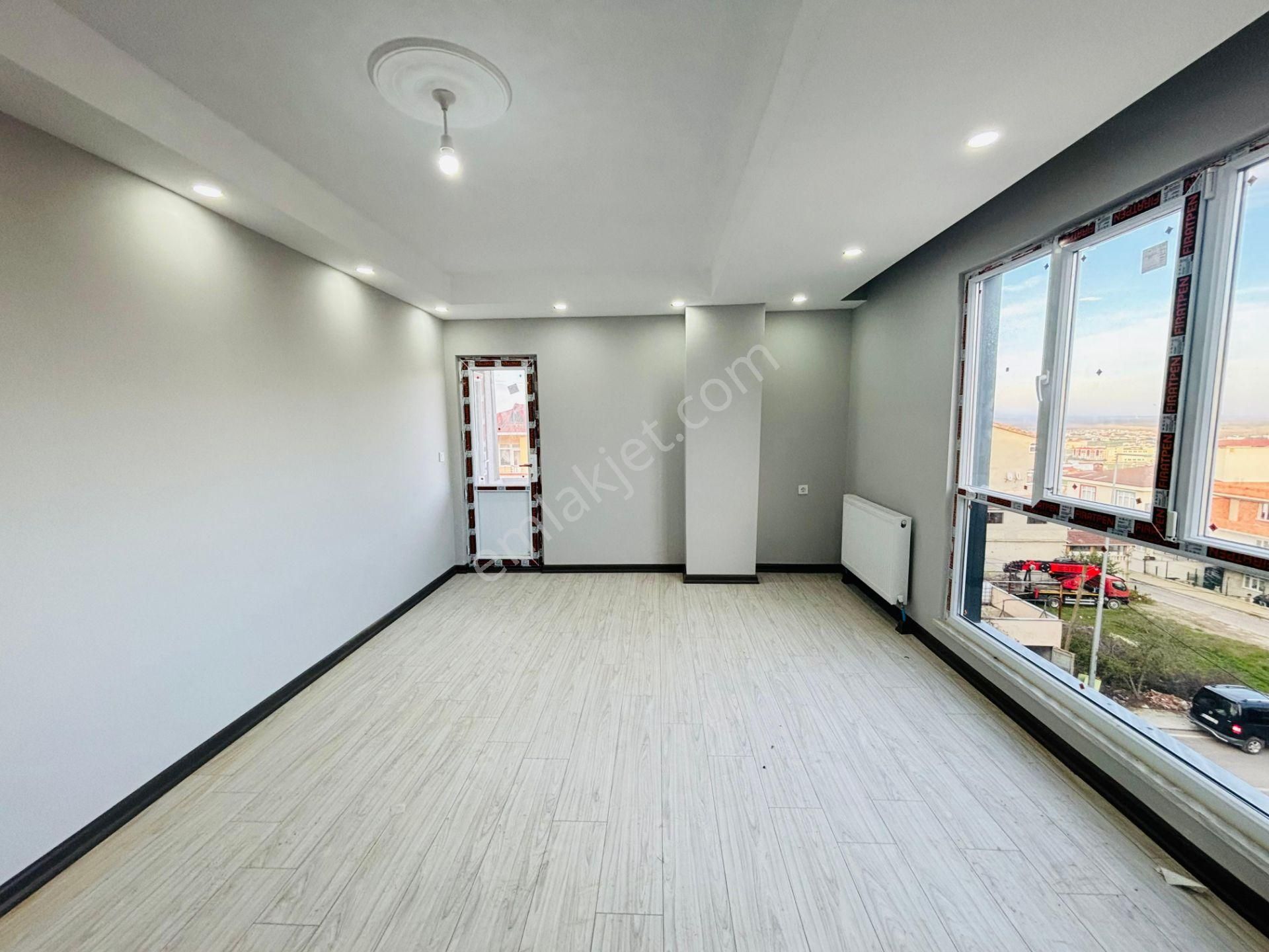 Güven'den Tepe'de Okullar Yanı Ara Kat Ön Cephe 2+1 Daire - Görsel 2