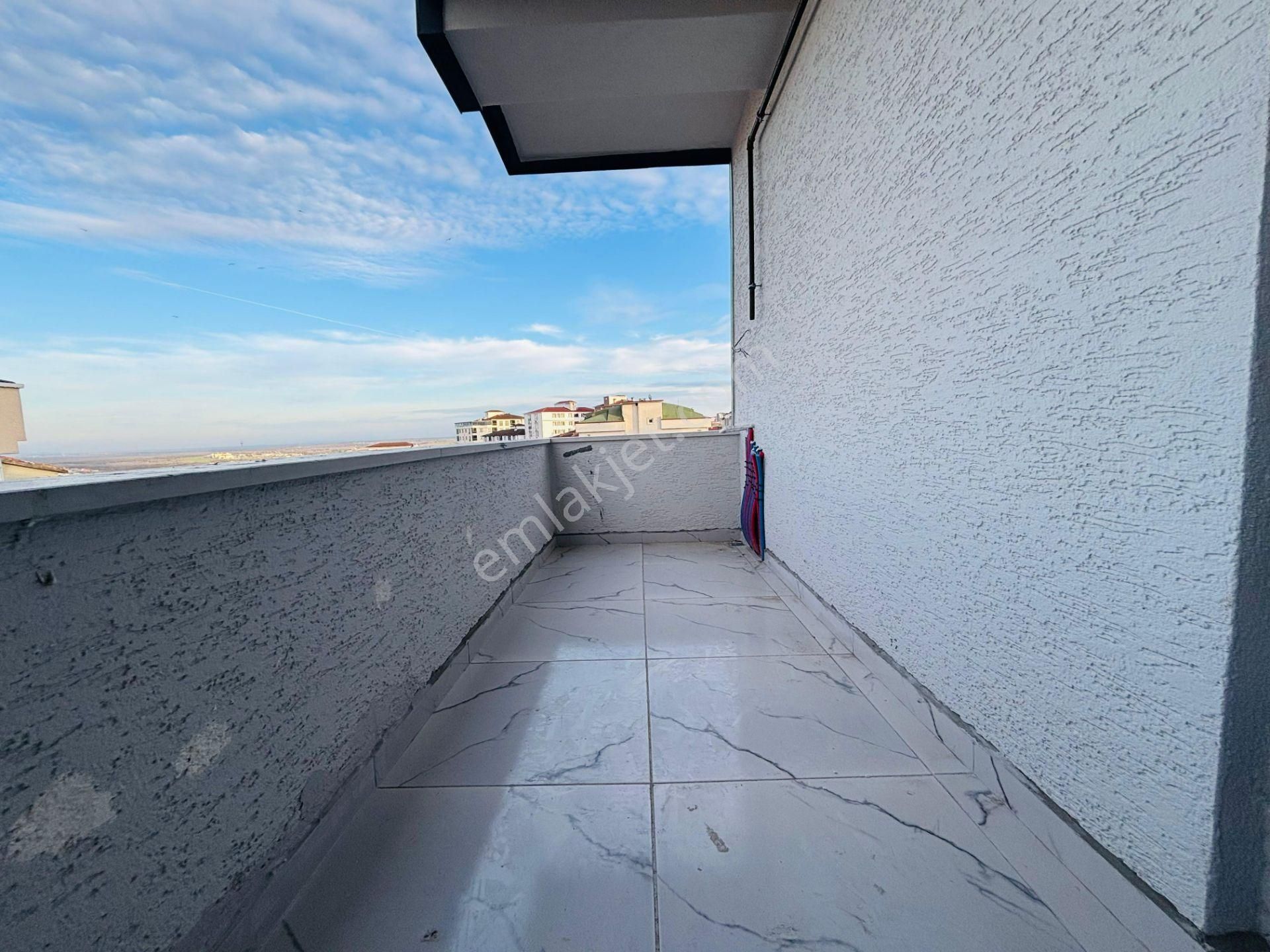 Güven'den Tepe'de Okullar Yanı Ara Kat Ön Cephe 2+1 Daire - Görsel 13