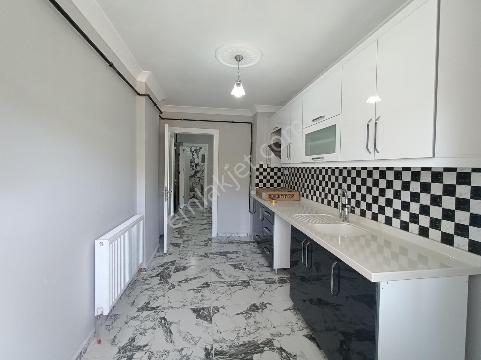 Emaks'tan/bala Merkezde/iyi Yapılı/geniş/ara Katta/3+1/135 M2 - Görsel 2