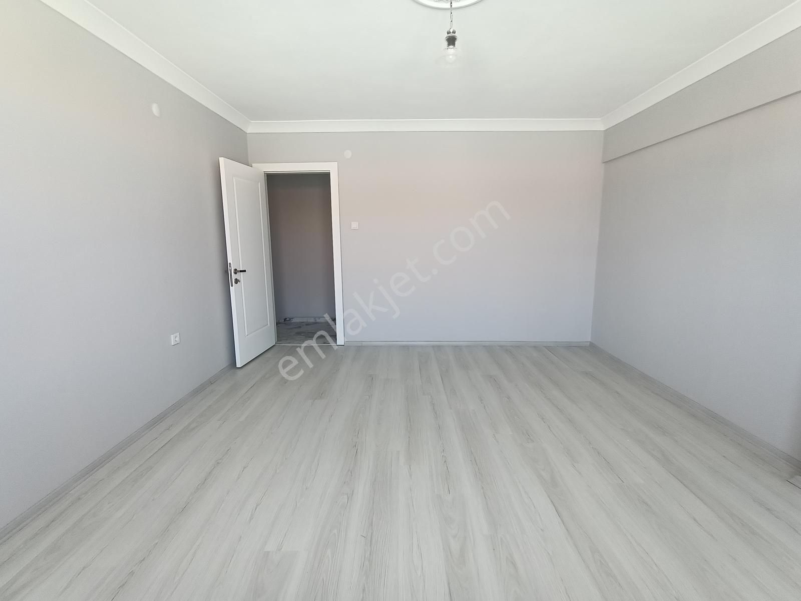 Emaks'tan/bala Merkezde/iyi Yapılı/geniş/ara Katta/3+1/135 M2 - Görsel 18