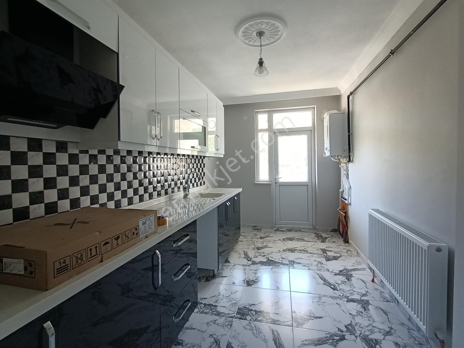 Emaks'tan/bala Merkezde/iyi Yapılı/geniş/ara Katta/3+1/135 M2 - Görsel 16