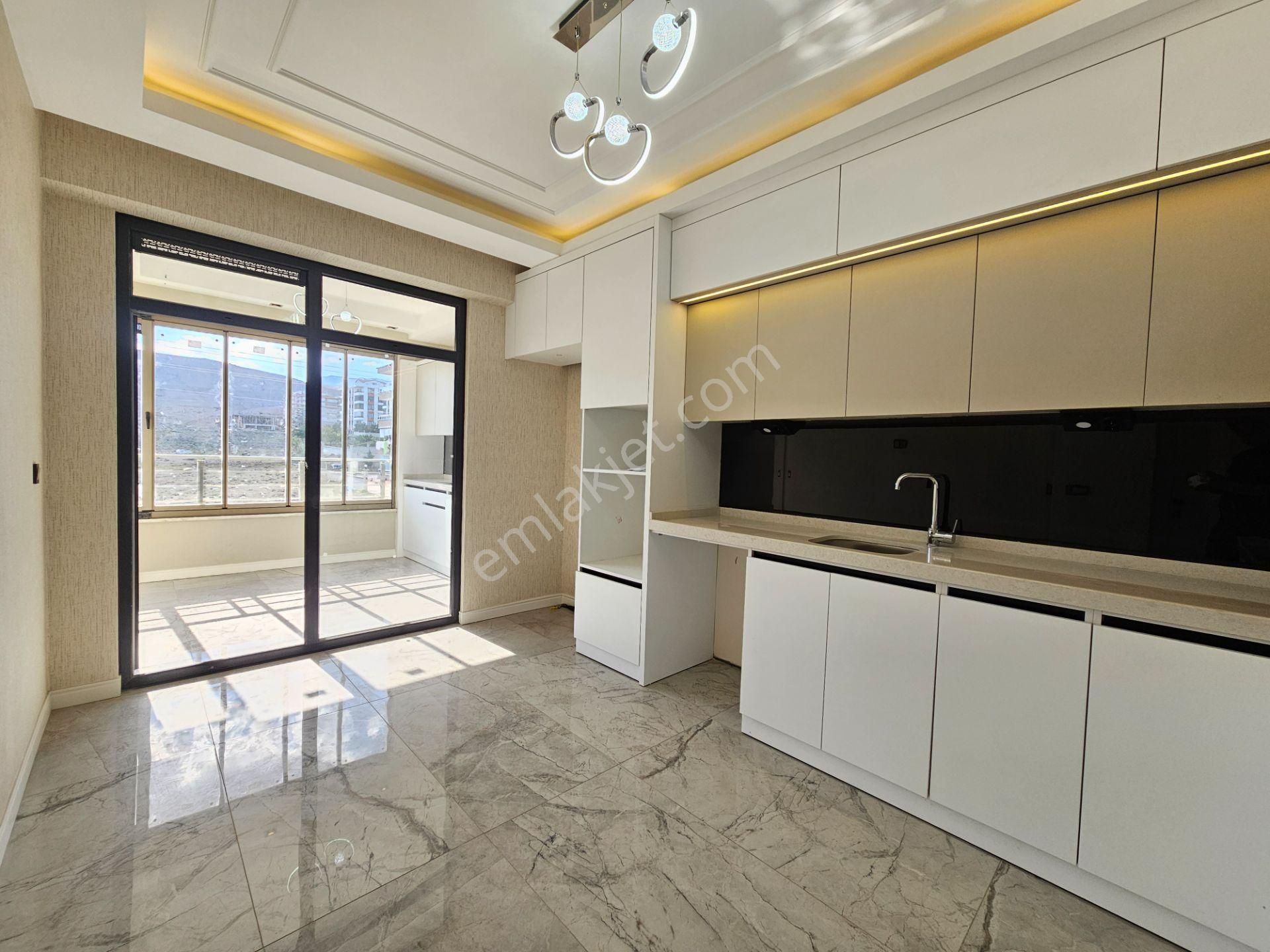 Kahramanlar Cad. Yakını İşyapar Gayrimenkul'den Lüks 3+1 Daire - Görsel 12