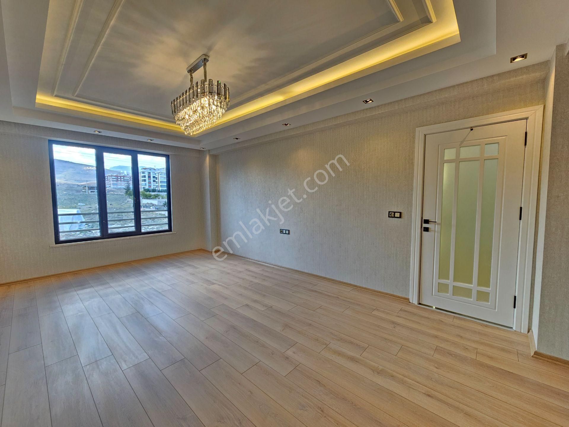 Kahramanlar Cad. Yakını İşyapar Gayrimenkul'den Lüks 3+1 Daire - Görsel 24