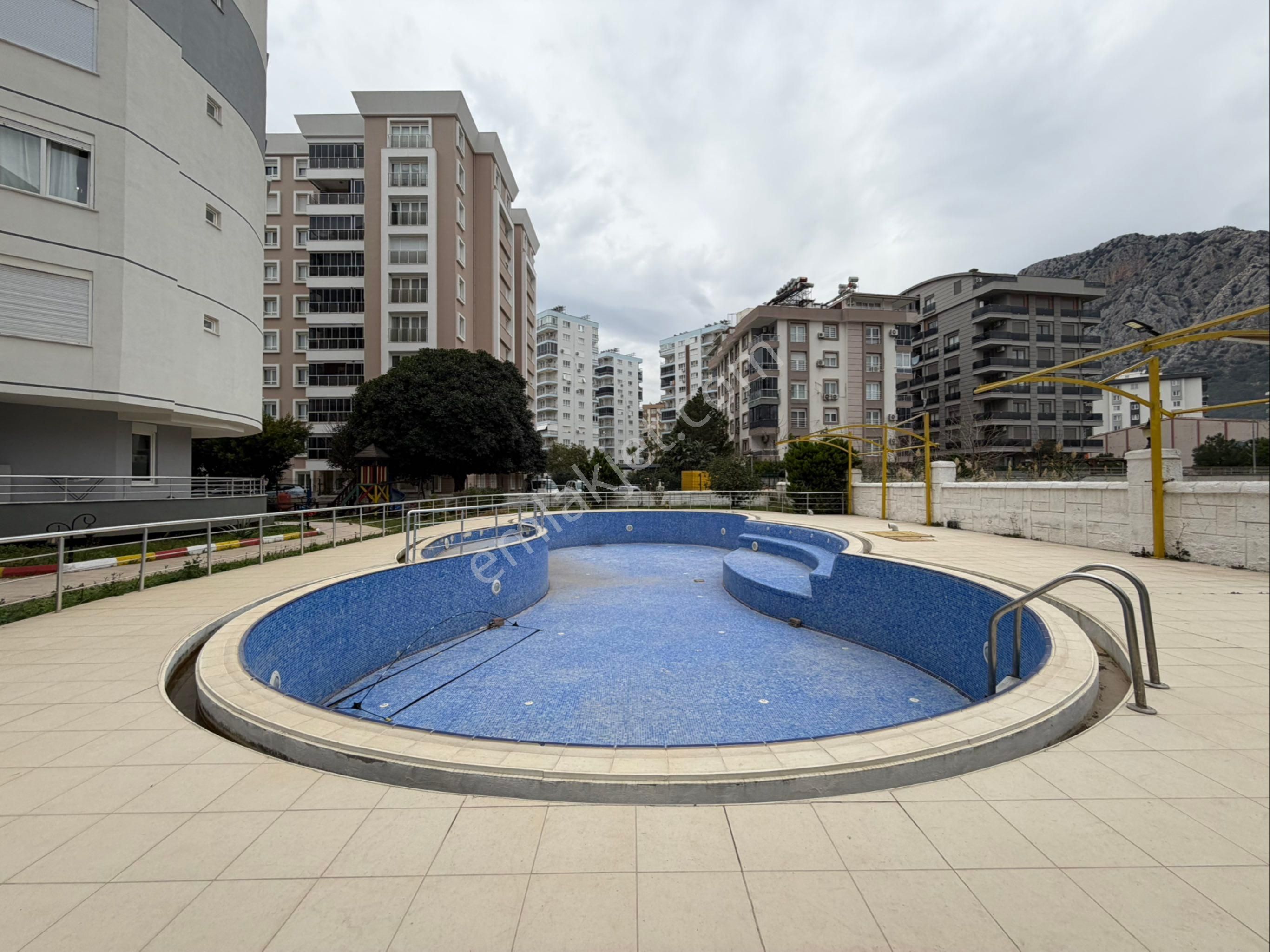 Sarısunun En Gözde Sıtesinde Full Eşyalı 2+1 Satılık Daıre - Görsel 24