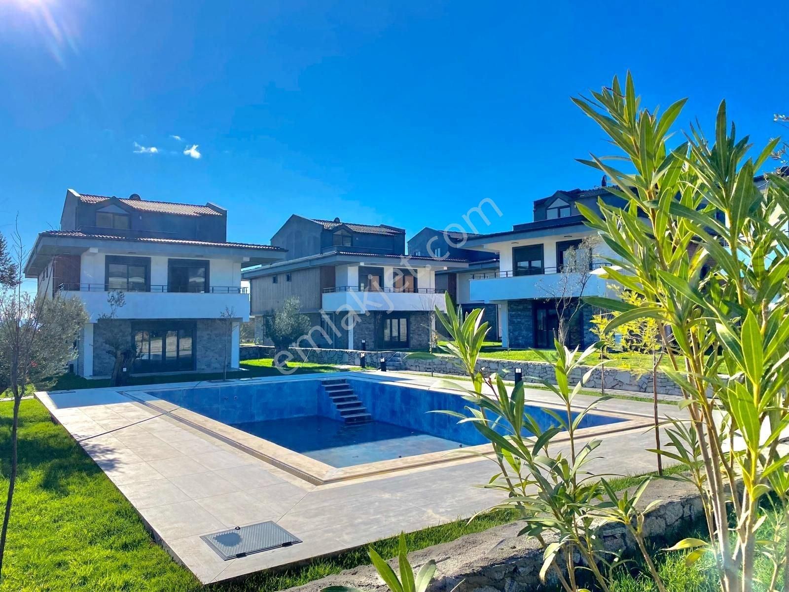 Yükselden Gürede Havuzlu Lüx Proje De 3+1 Muhteşem Villa - Görsel 13