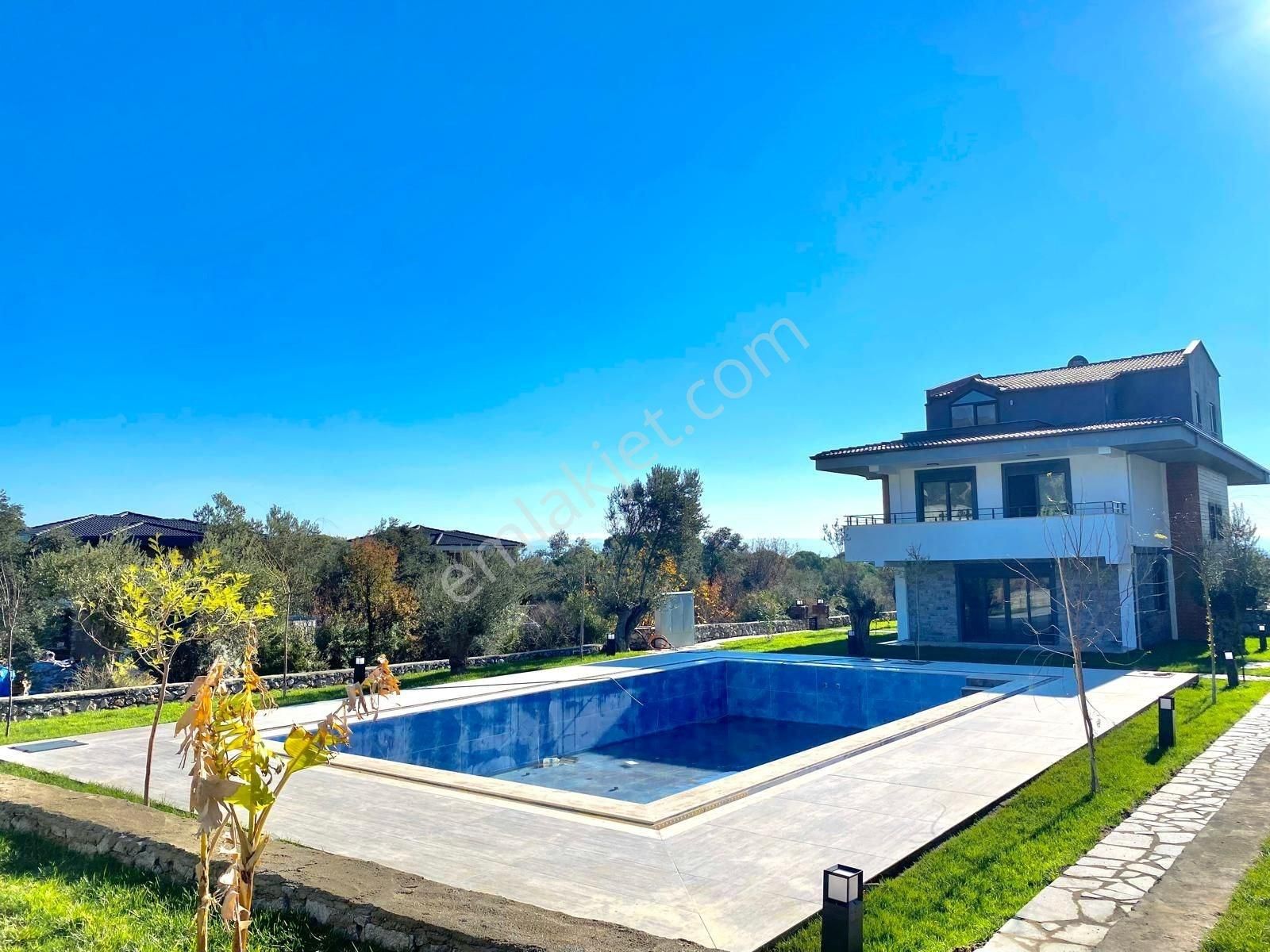 Yükselden Gürede Havuzlu Lüx Proje De 3+1 Muhteşem Villa - Görsel 25