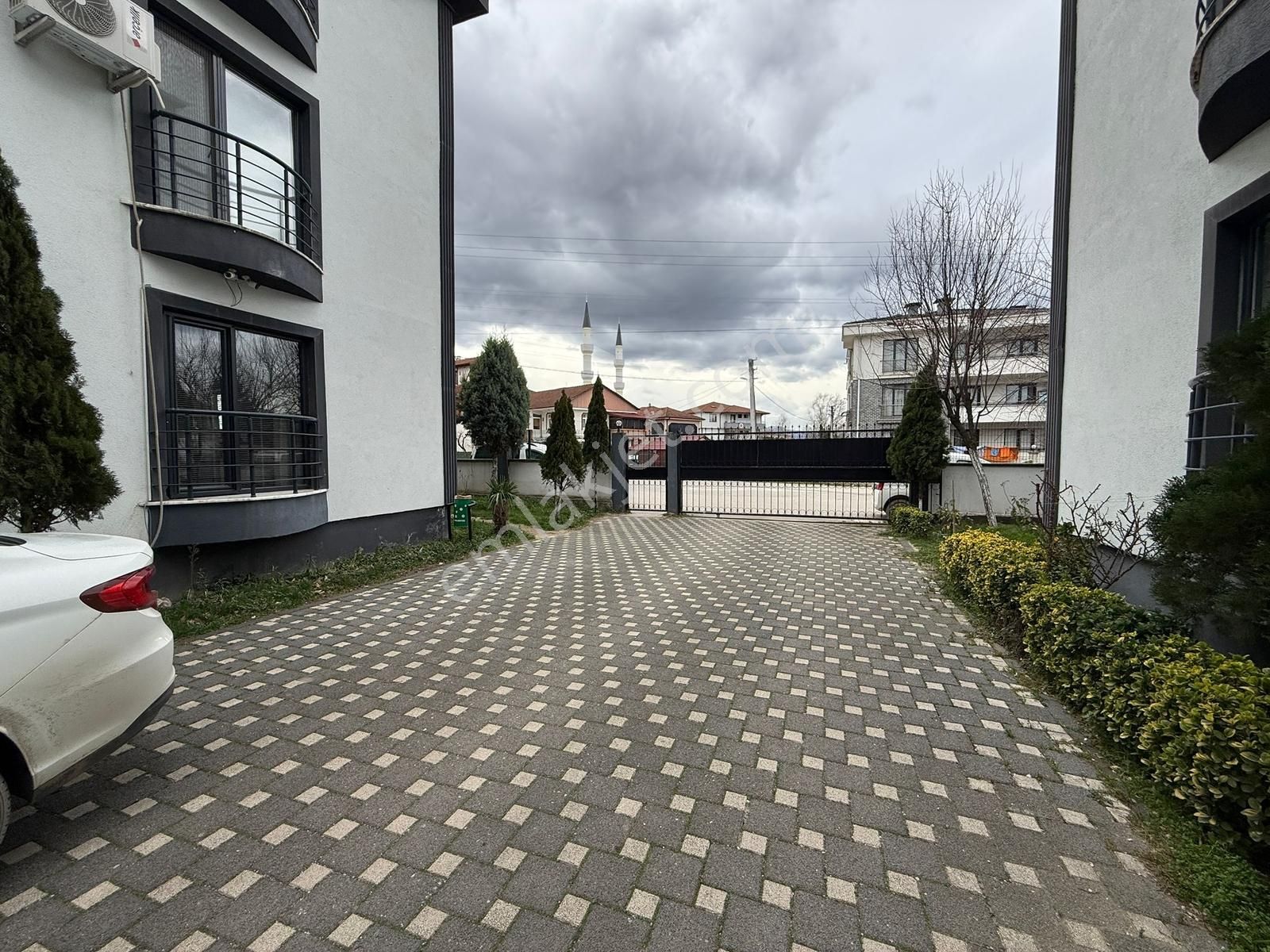 Akyazıda Site İçerisinde 3+1 Masrafsız Satılık Daire - Görsel 2