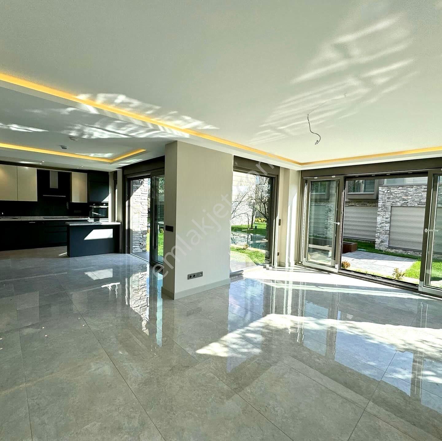 Yükselden Gürede Özel Mimari Havuzlu Ateş Çukurlu 3+1 Villa - Görsel 10