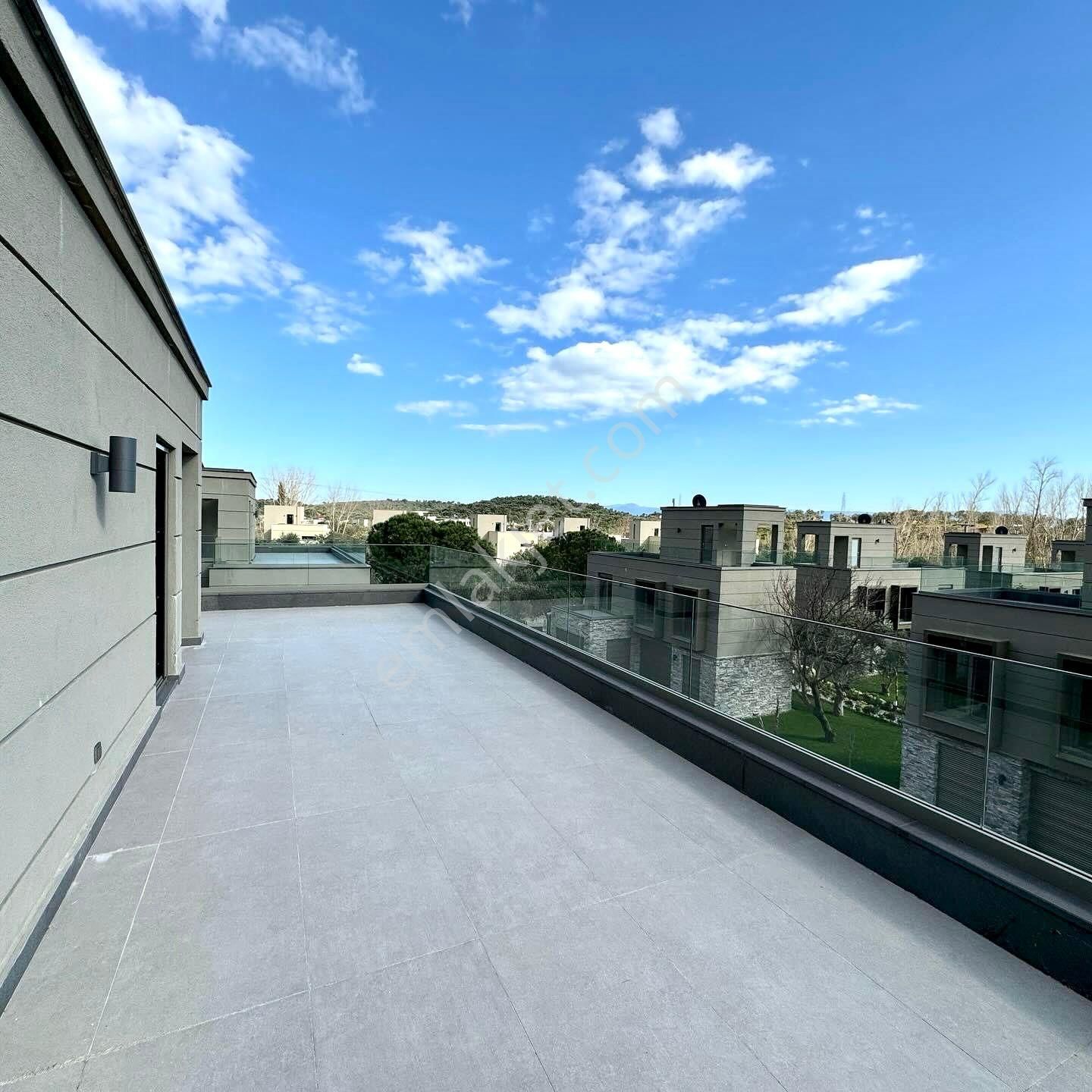 Yükselden Gürede Özel Mimari Havuzlu Ateş Çukurlu 3+1 Villa - Görsel 12