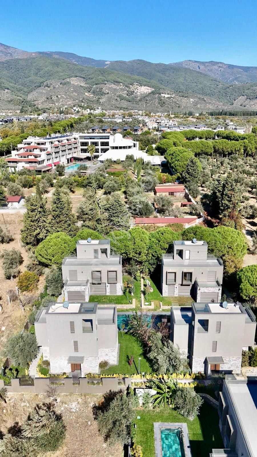 Yükselden Gürede Özel Mimari Havuzlu Ateş Çukurlu 3+1 Villa - Görsel 15