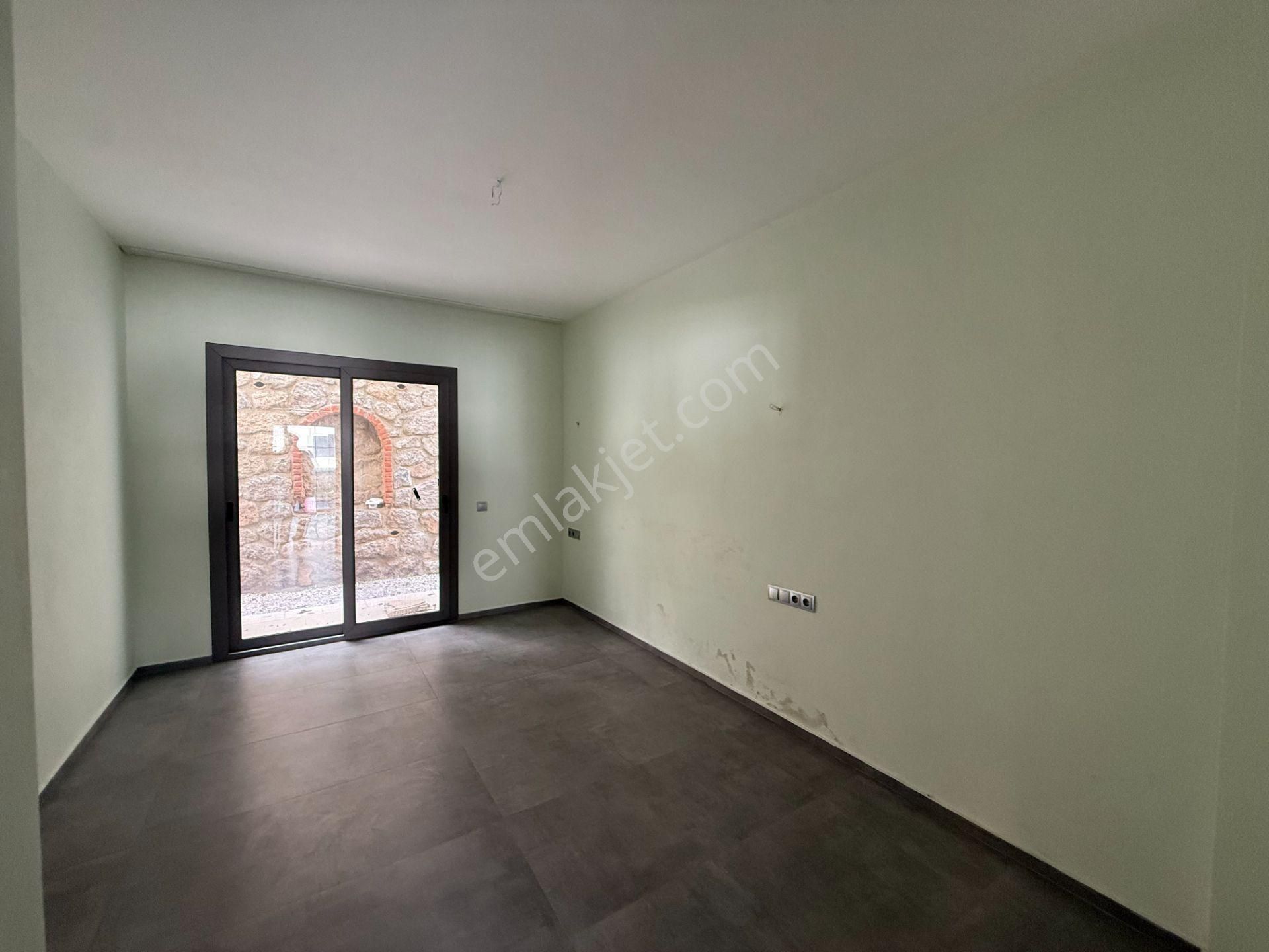 Ortakent Yaka'da Bahçe Katı 2+1 Kiralık Daire - Görsel 19