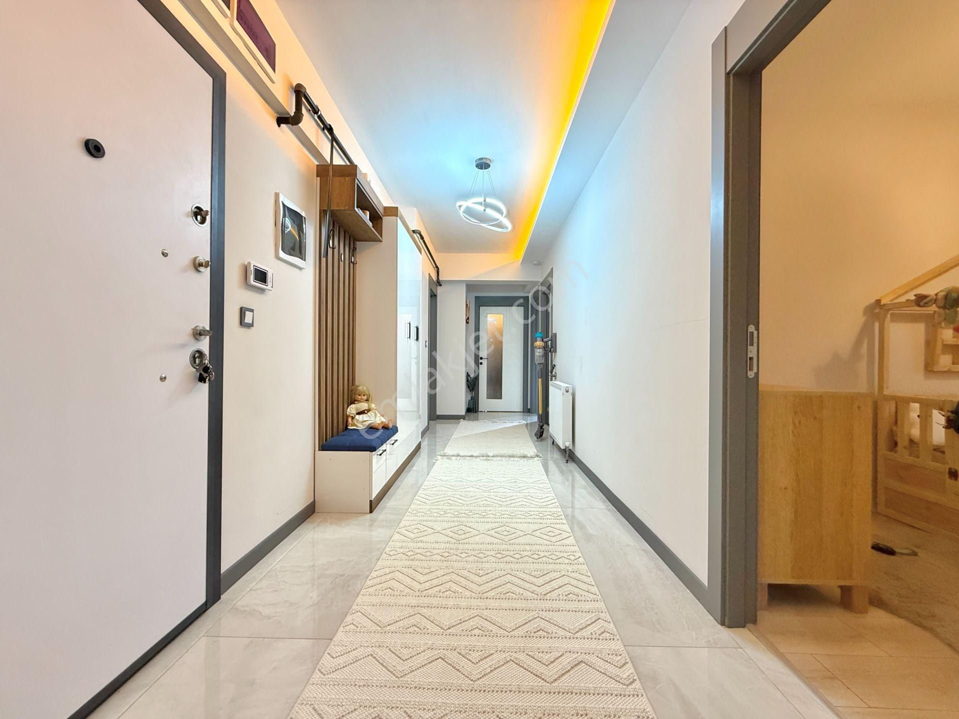 Nam-ak Emlak'tan Kapalı Otoparklı Asansörlü Yeni Binada Güney Cephe 3+1 Daire - Görsel 22