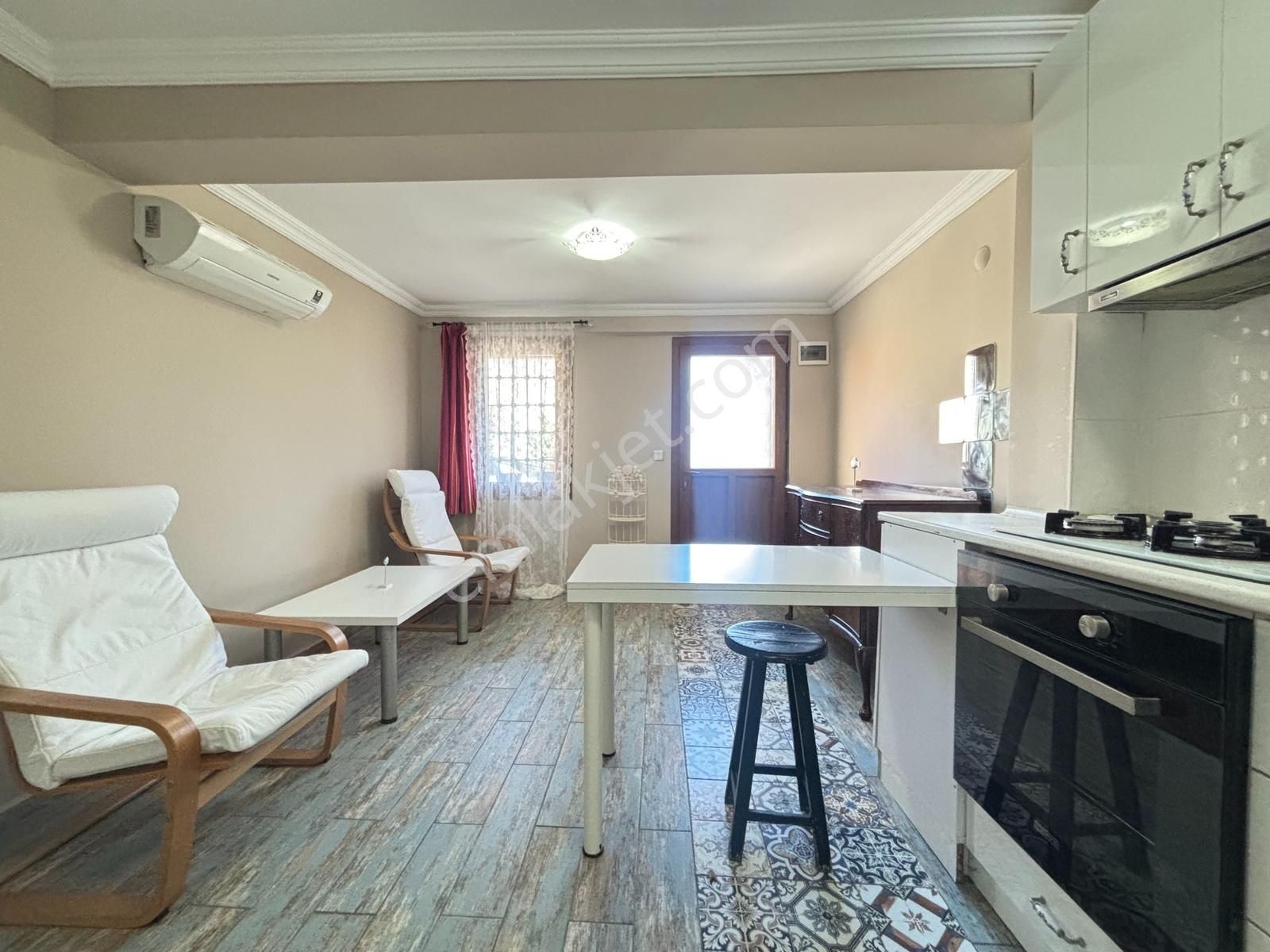 Eskiçeşme Marina'ya Yürüme Mesafesi Kiralık 1+1 Eşyalı Daire - Görsel 2