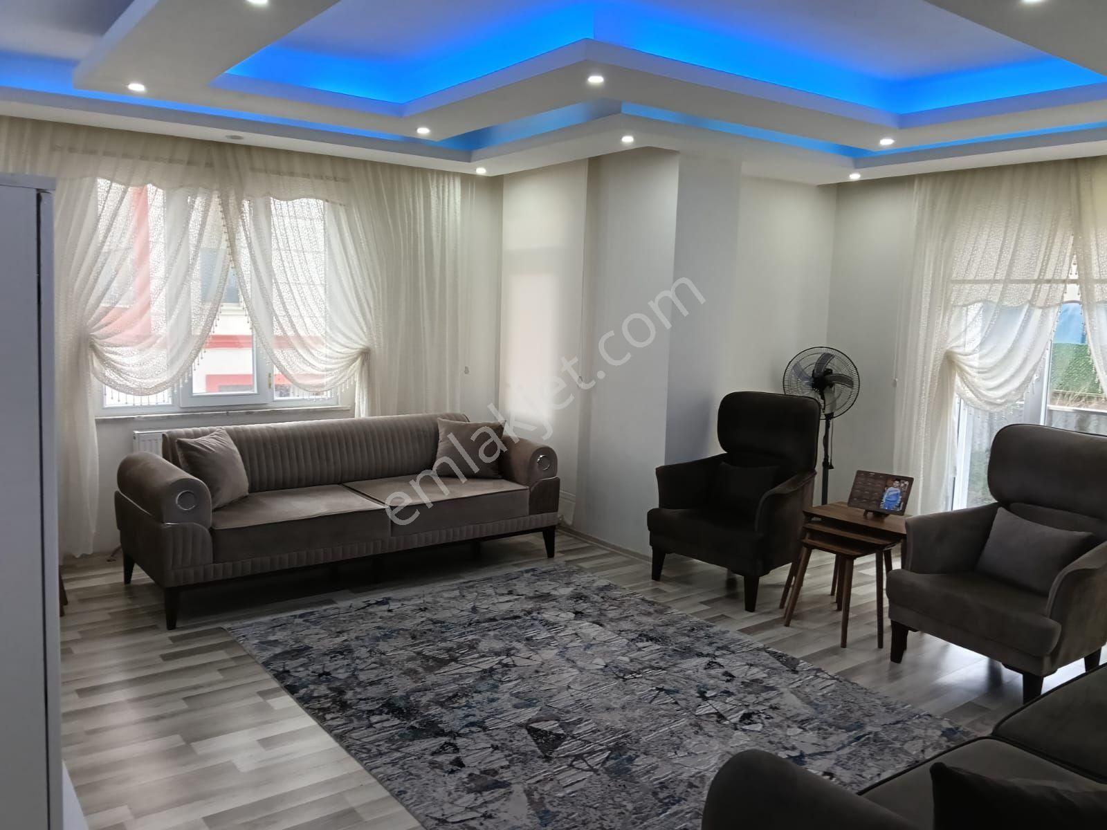Tuşba Emlaktan Satılık İskanlı Kombili Teras Balkonlu 3+1