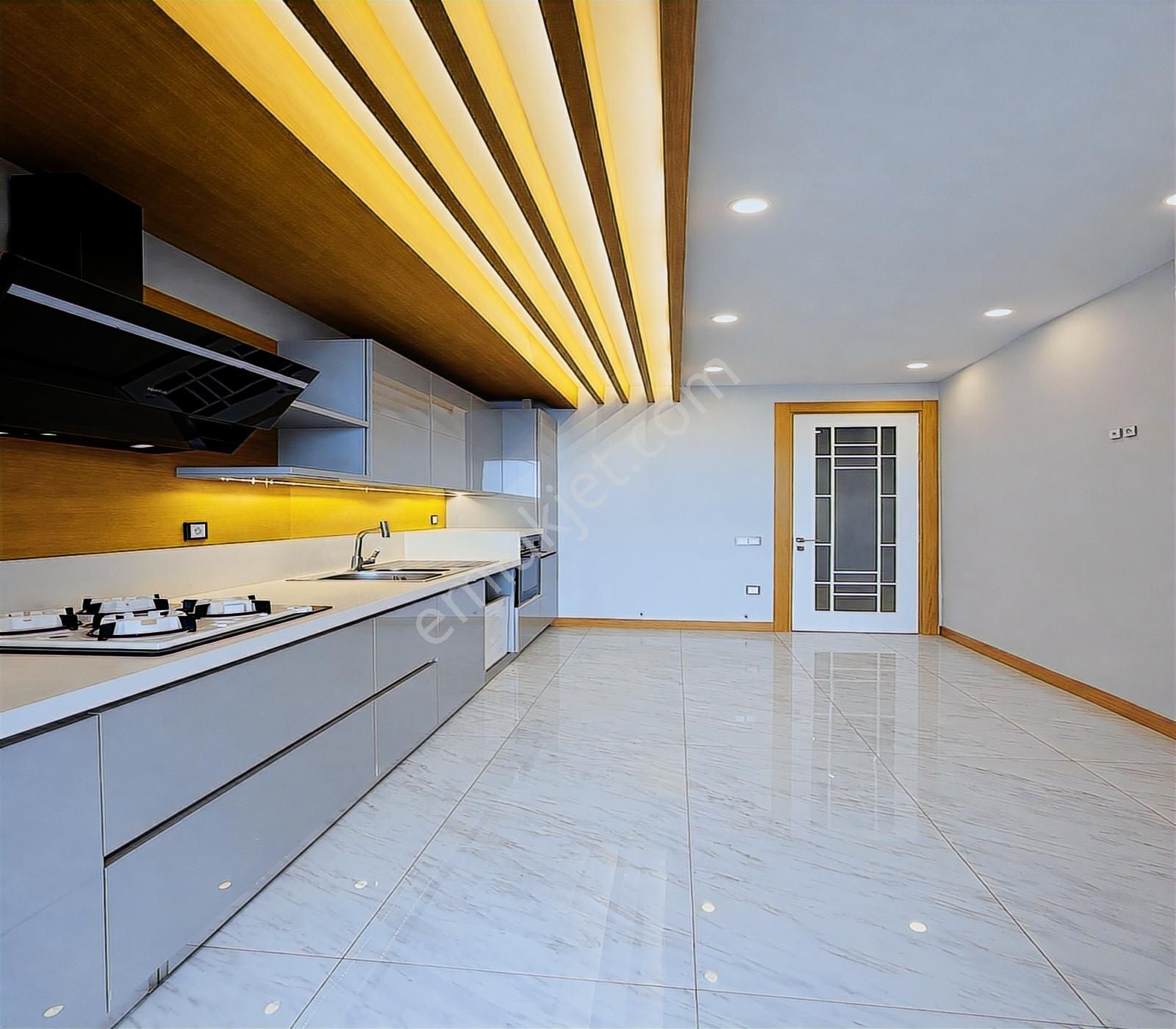 Beylikdüzü'nde Eşi Benzeri Olmayan Site İçinde 7+2 Geniş Dubelks - Görsel 6