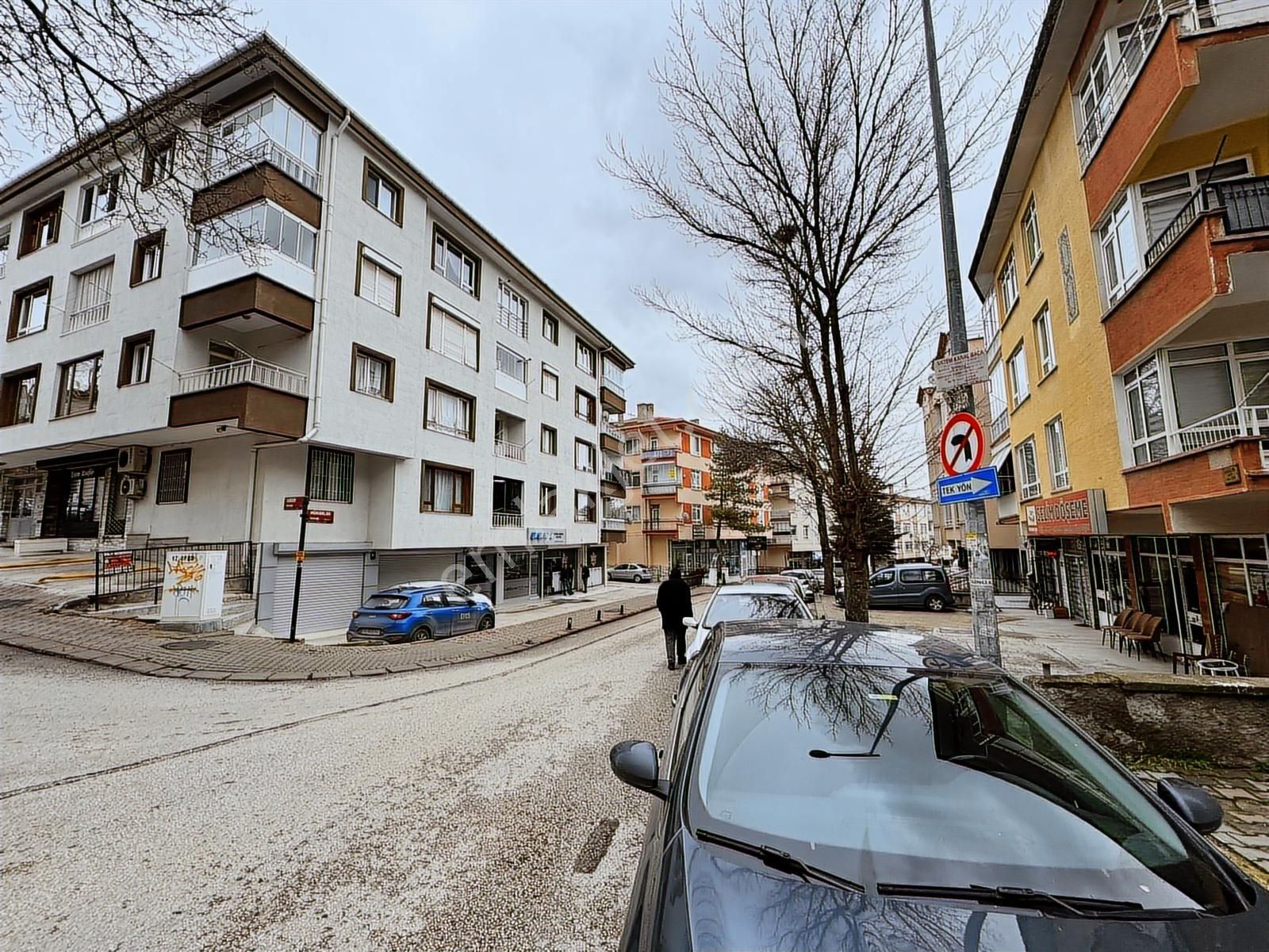 Altın Anahtardan Aşağıeğlence Göbek Yakını Orta Kat Bağımsız - Görsel 18