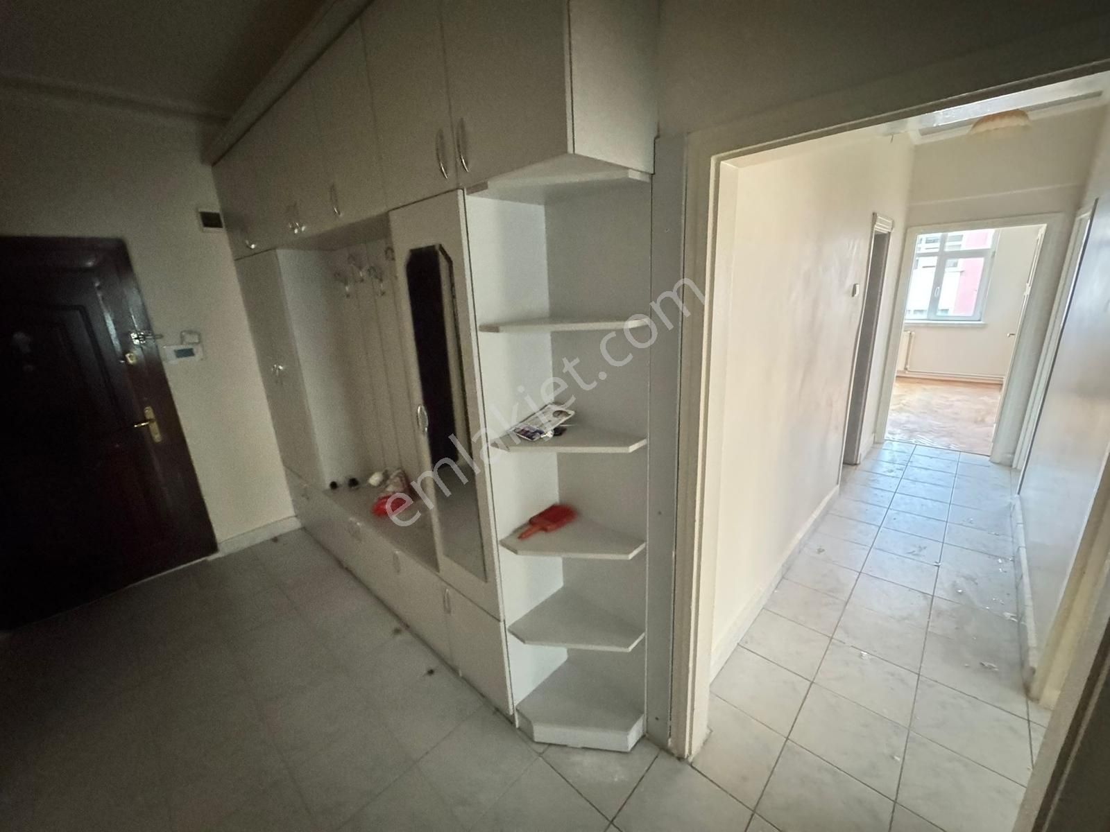 Altın Anahtardan Aşağıeğlence Göbek Yakını Orta Kat Bağımsız - Görsel 3