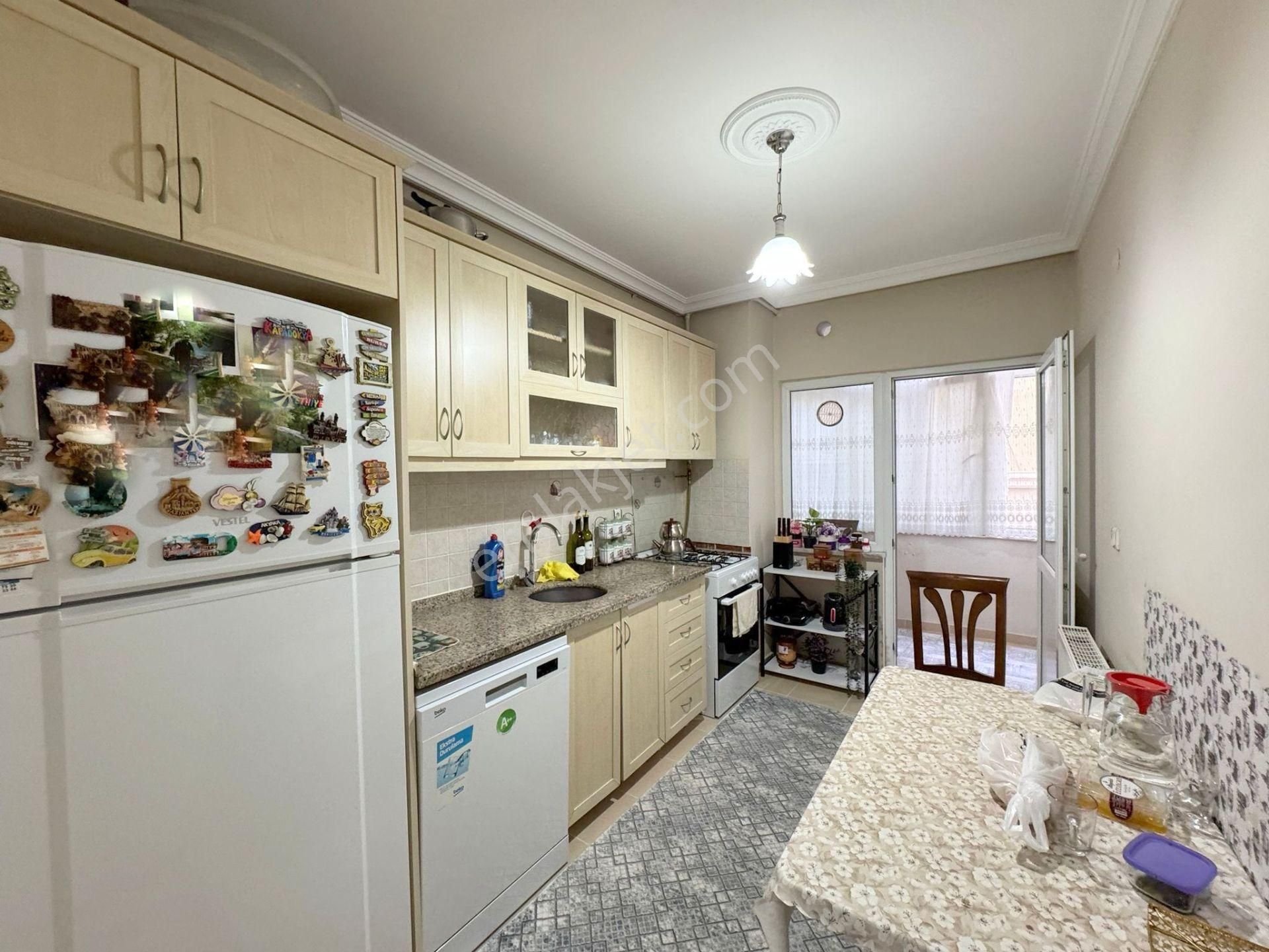 Mertcan'dan Metroya & Hastaneye Komşu İskanlı Ara Kat 3+1 Fırsat - Görsel 4